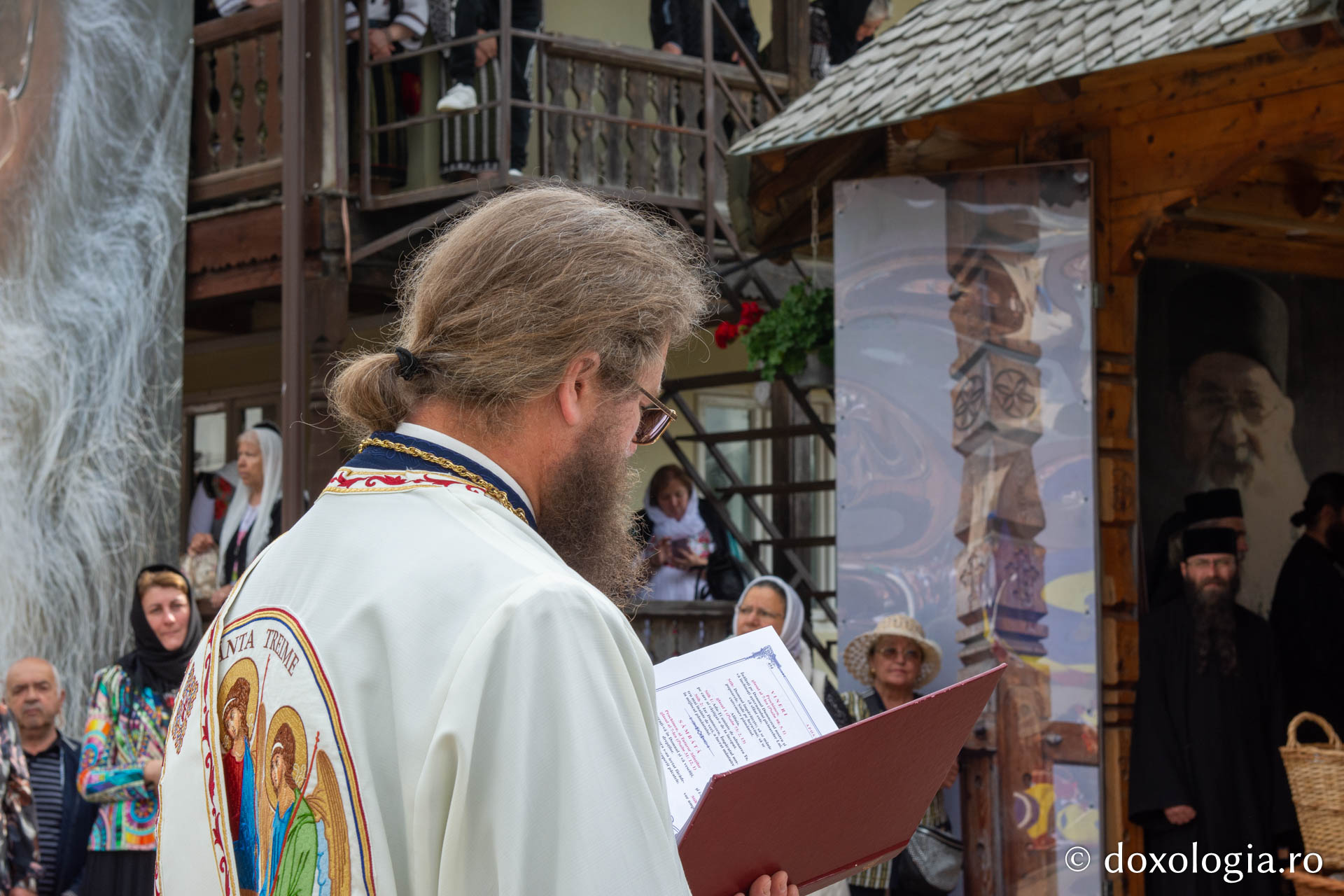 Părintele Justin Pârvu a fost pomenit la zece ani după trecerea la Domnul