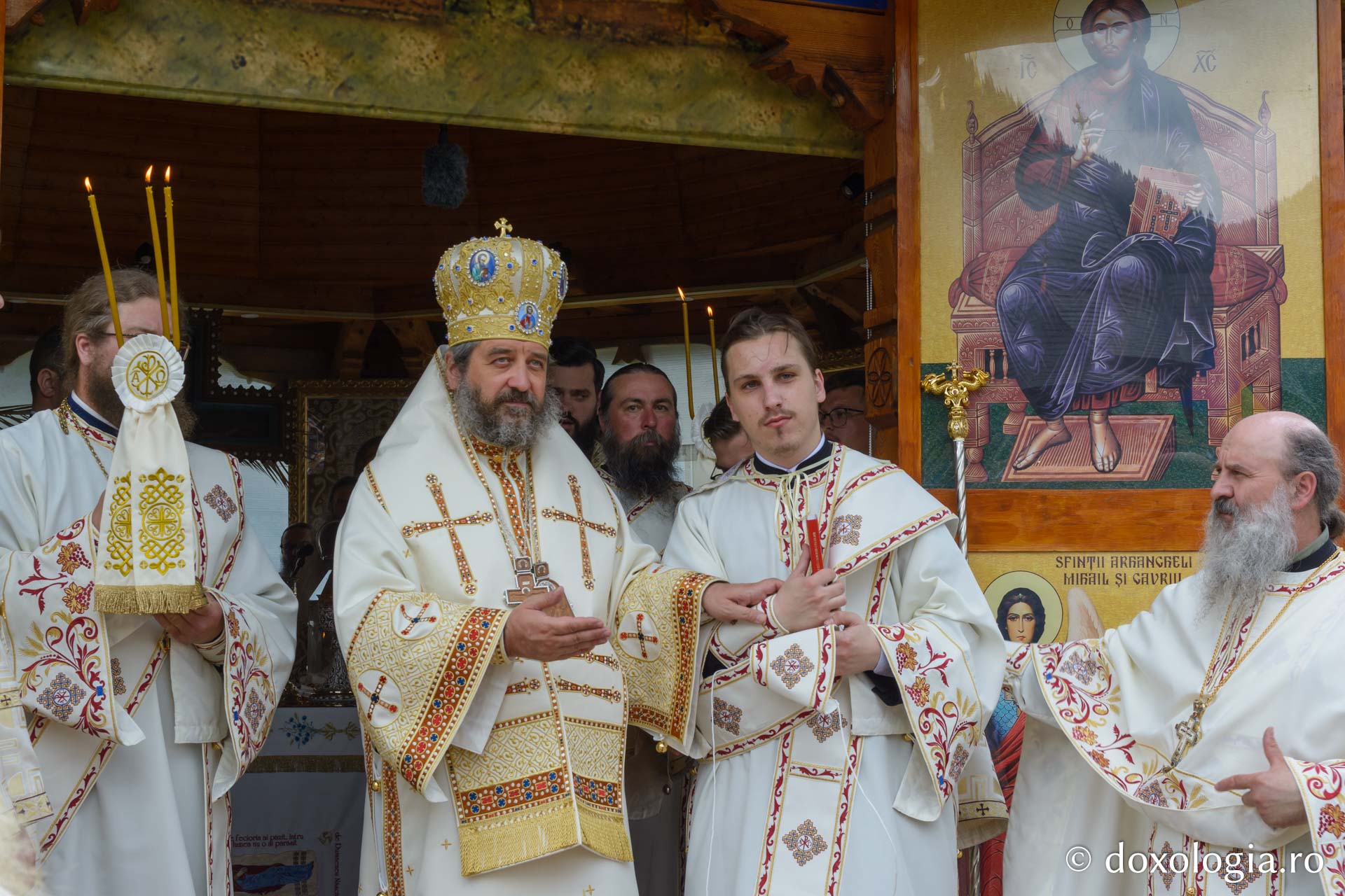 Părintele Justin Pârvu a fost pomenit la zece ani după trecerea la Domnul