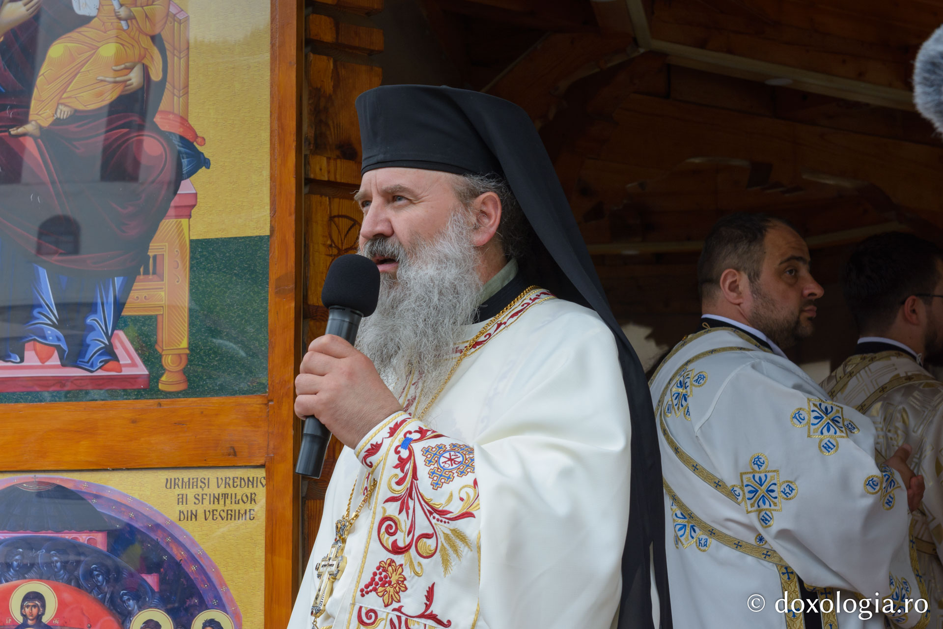 Părintele Justin Pârvu a fost pomenit la zece ani după trecerea la Domnul