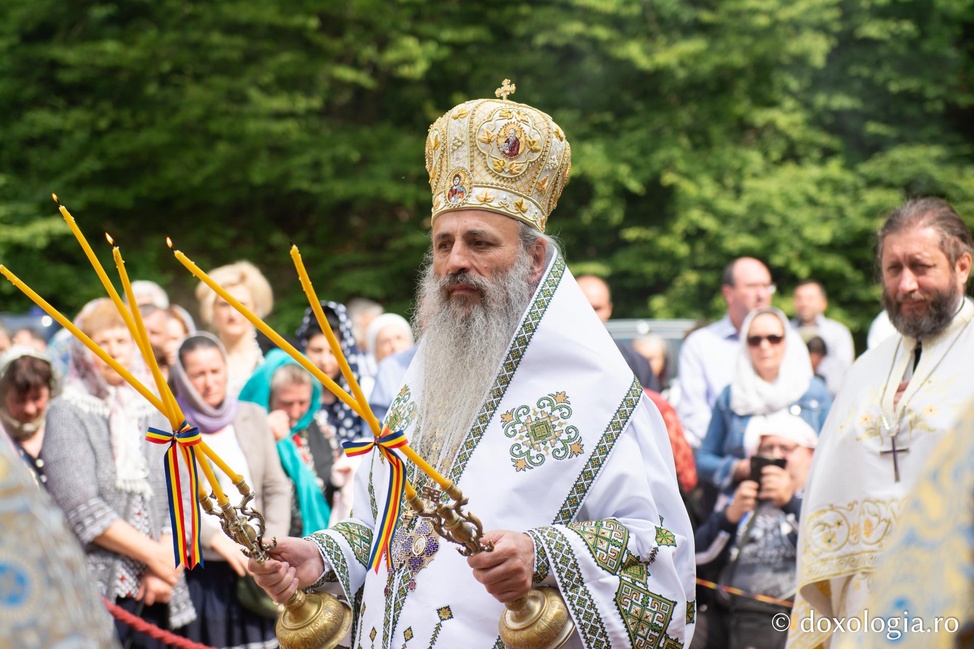 Biserica Mănăstirii Scăricica a primit haina cea nouă a sfințirii