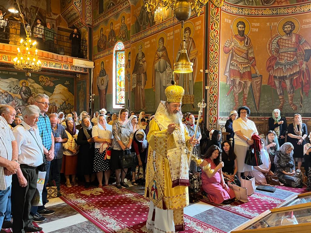 PS Ieronim, în Duminica Sfinților Români: „Prin Sfinții Andrei și Filip, Cuvântul Evangheliei a încolțit și pe pământ românesc”