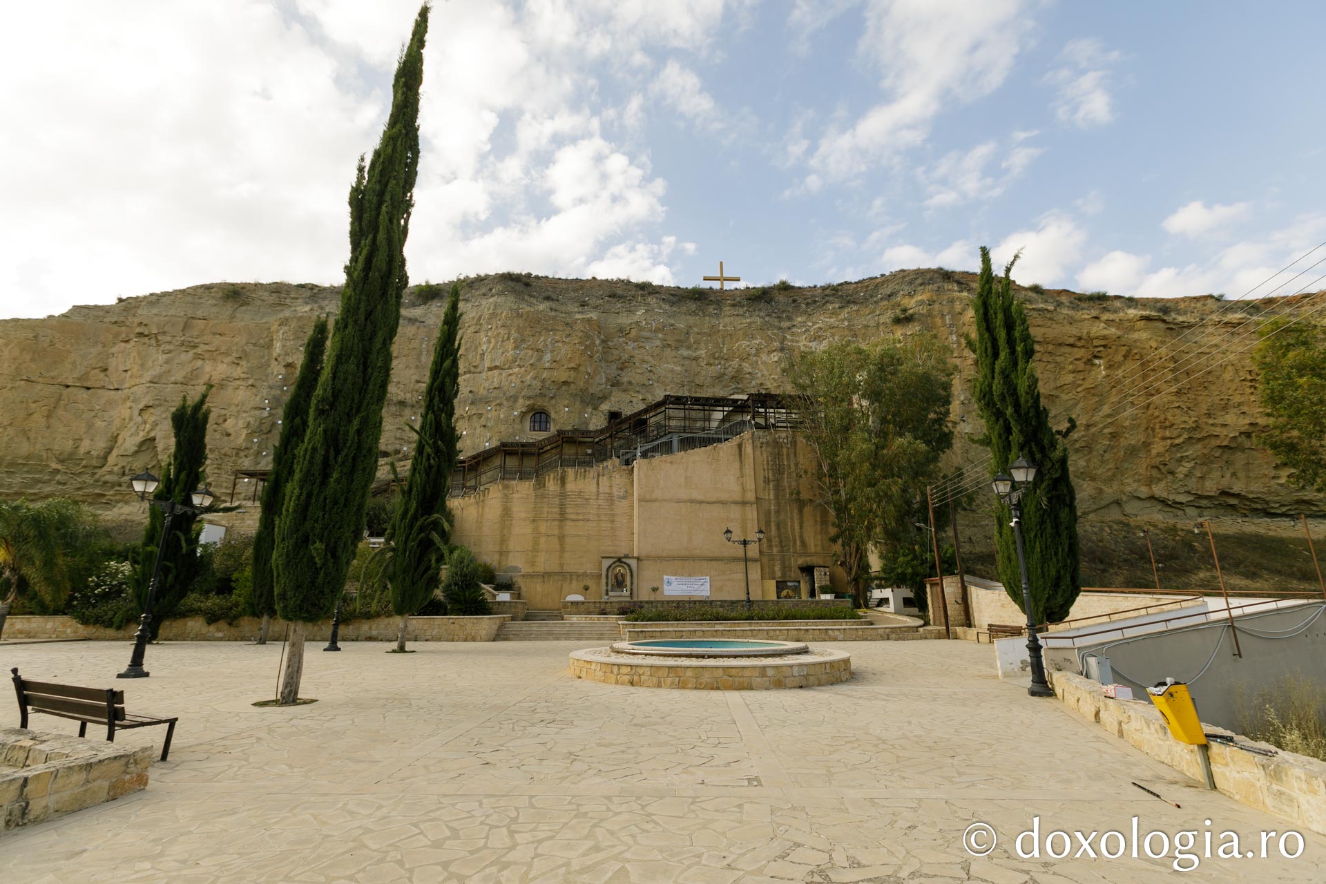 (Foto) Seară tihnită la Biserica Panagia Chrysospiliotissas de lângă Nicosia