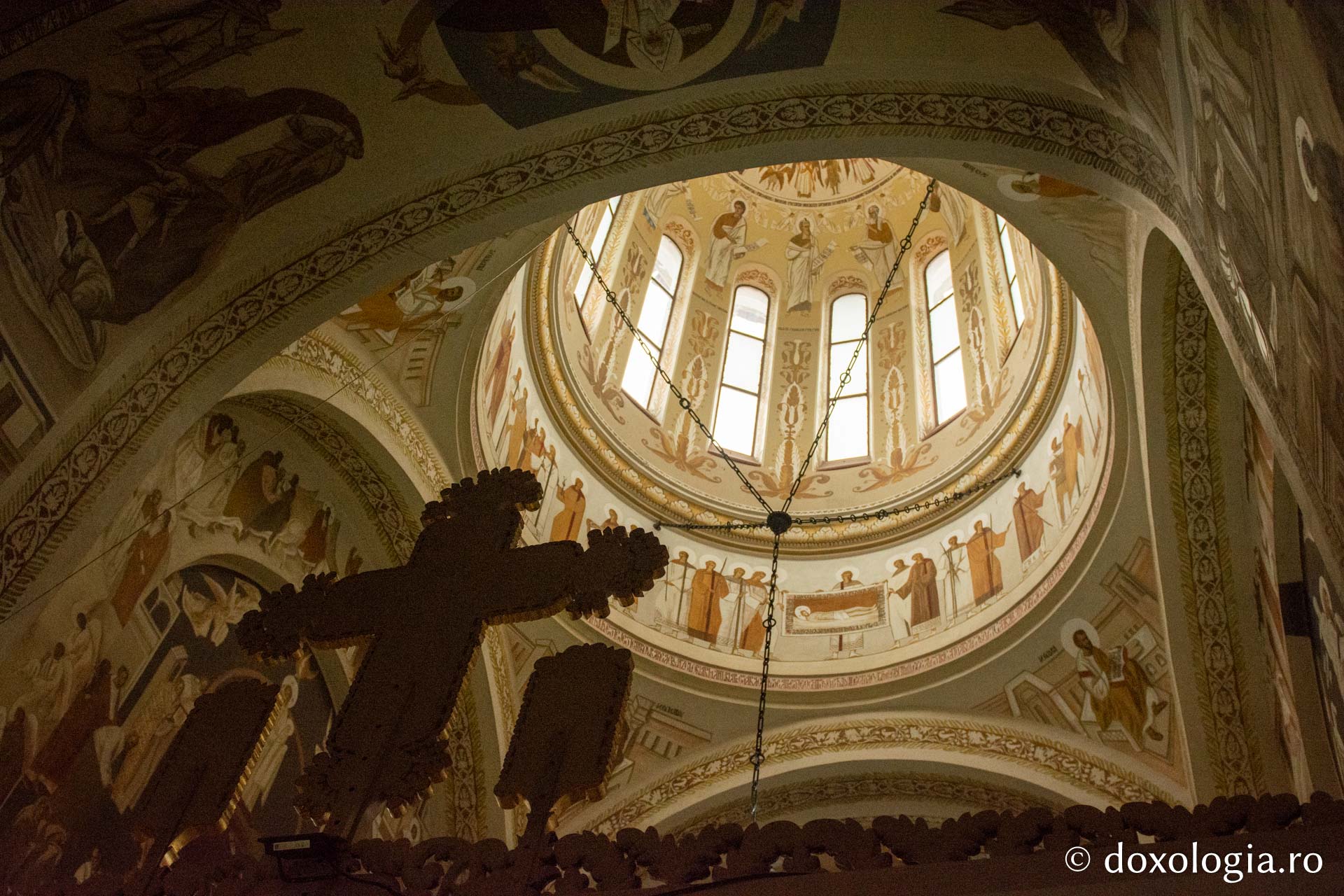 Doi ierarhi au sfințit biserica „Sfântul Ioan Botezătorul” din Bârnova, județul Iași