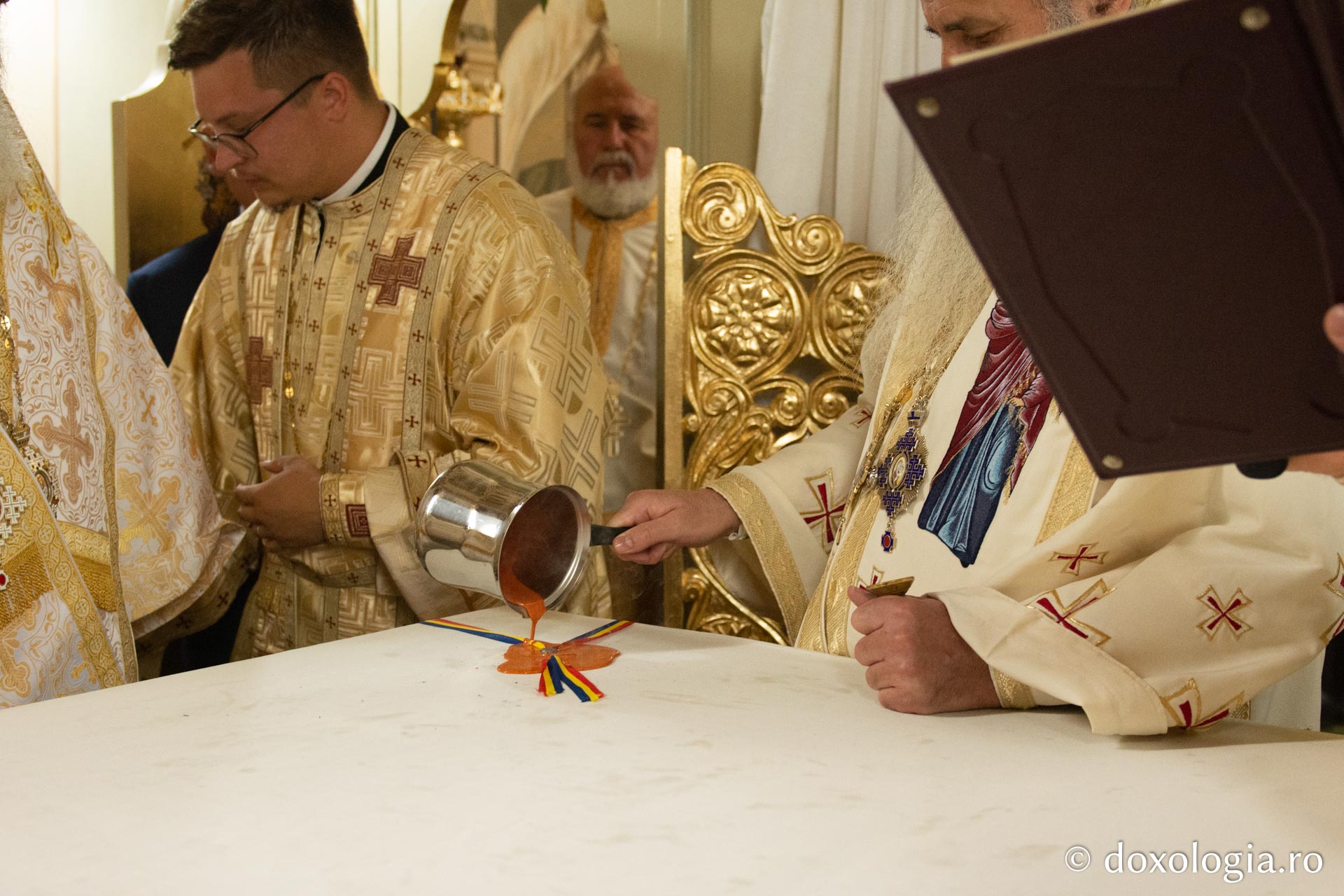 Doi ierarhi au sfințit biserica „Sfântul Ioan Botezătorul” din Bârnova, județul Iași