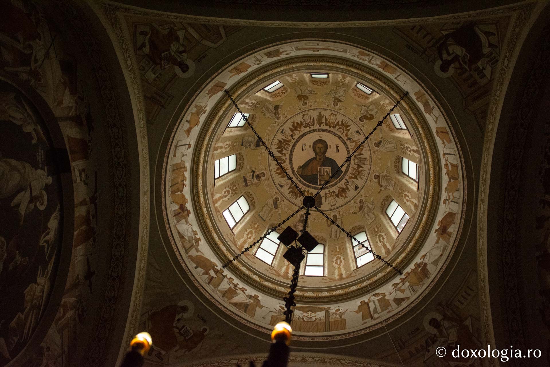 Doi ierarhi au sfințit biserica „Sfântul Ioan Botezătorul” din Bârnova, județul Iași