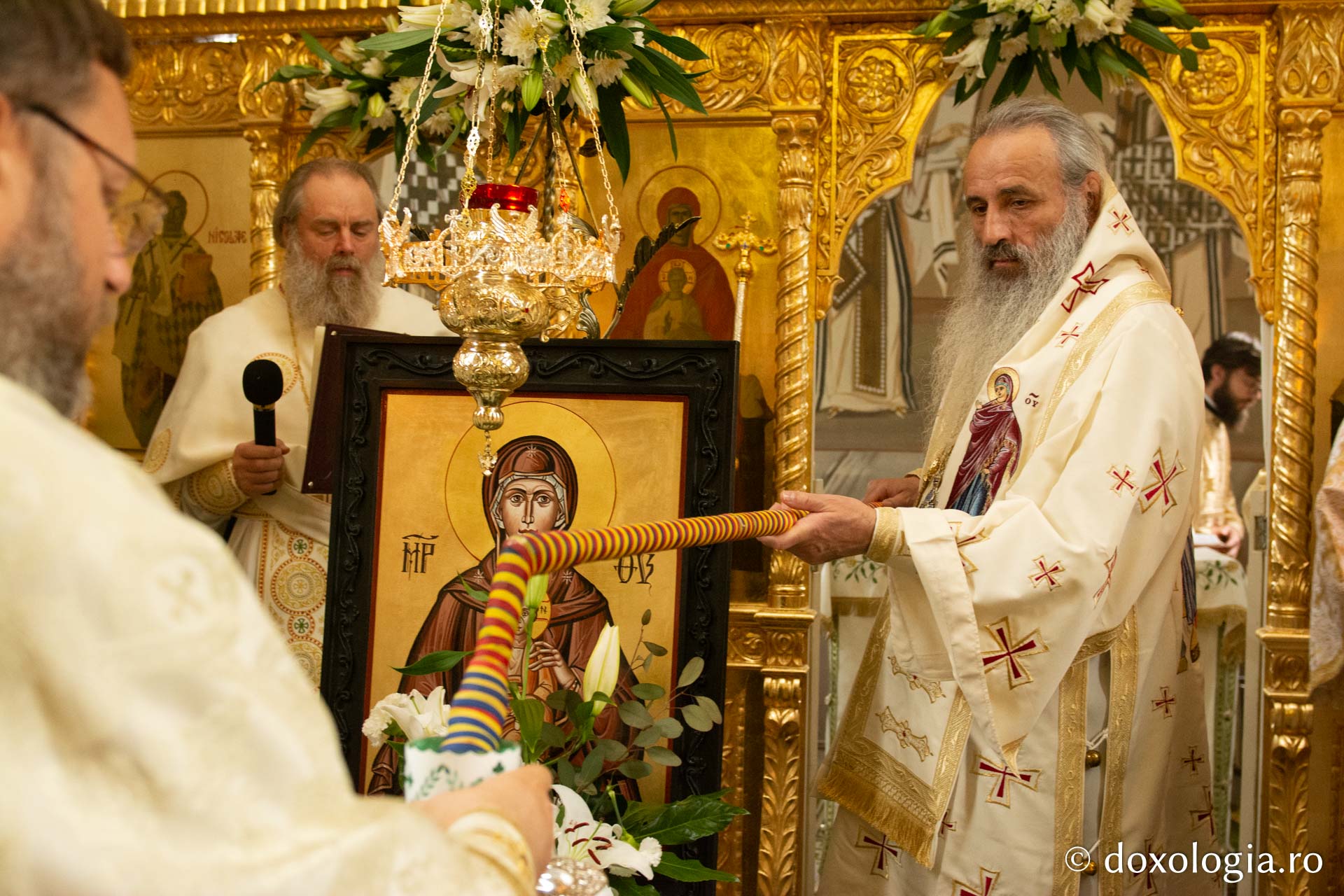 Doi ierarhi au sfințit biserica „Sfântul Ioan Botezătorul” din Bârnova, județul Iași