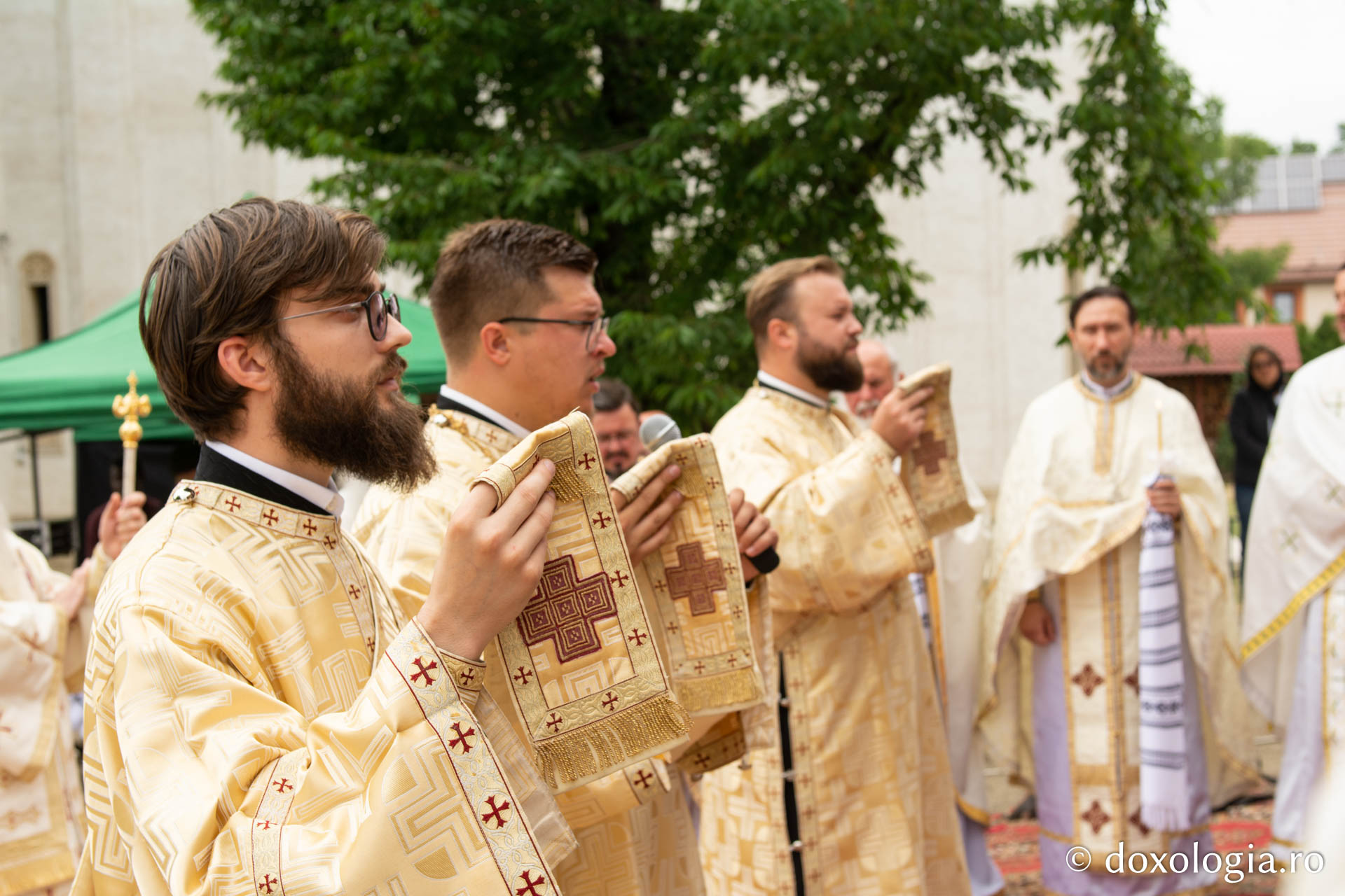 Doi ierarhi au sfințit biserica „Sfântul Ioan Botezătorul” din Bârnova, județul Iași