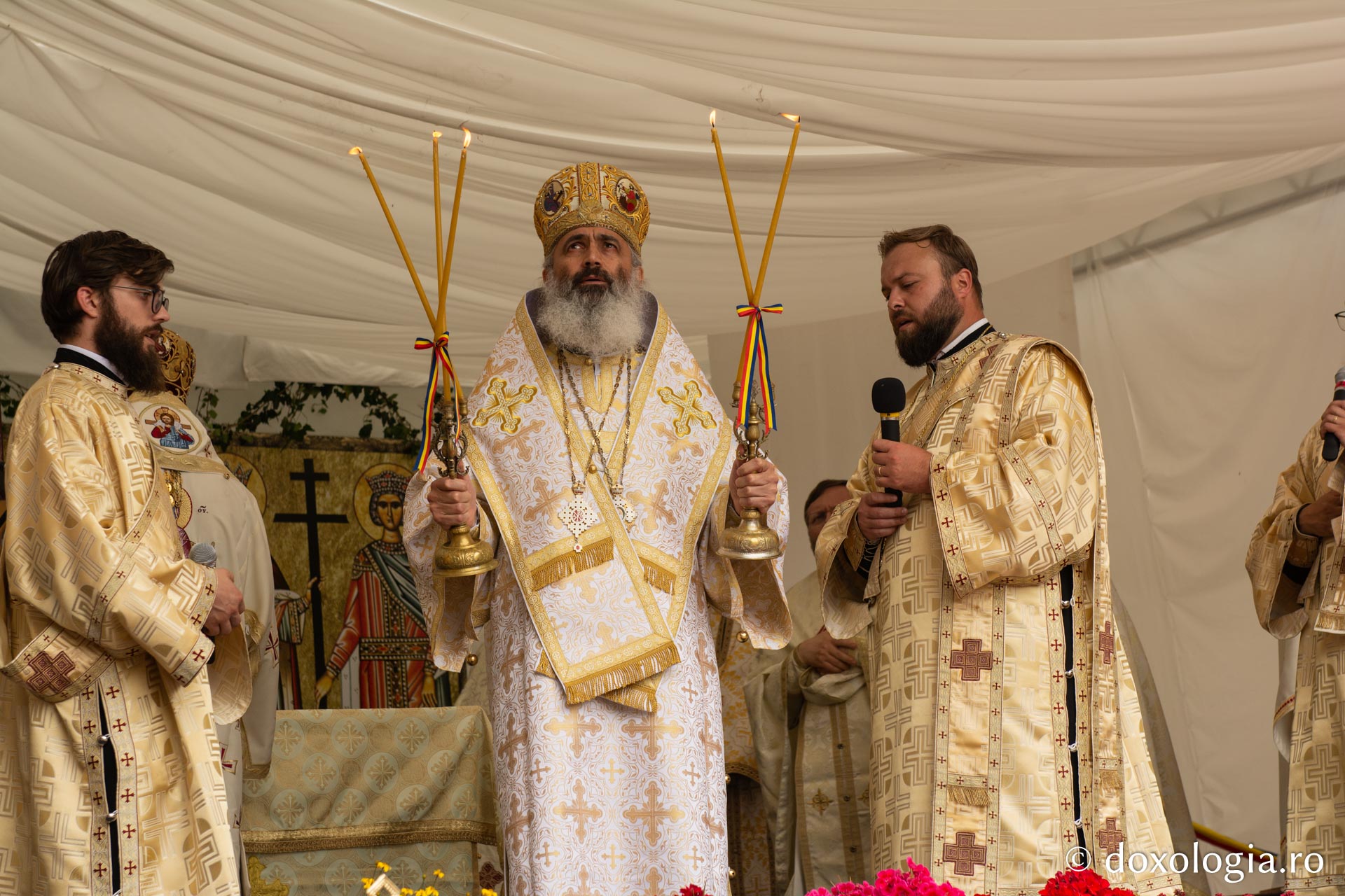 Doi ierarhi au sfințit biserica „Sfântul Ioan Botezătorul” din Bârnova, județul Iași