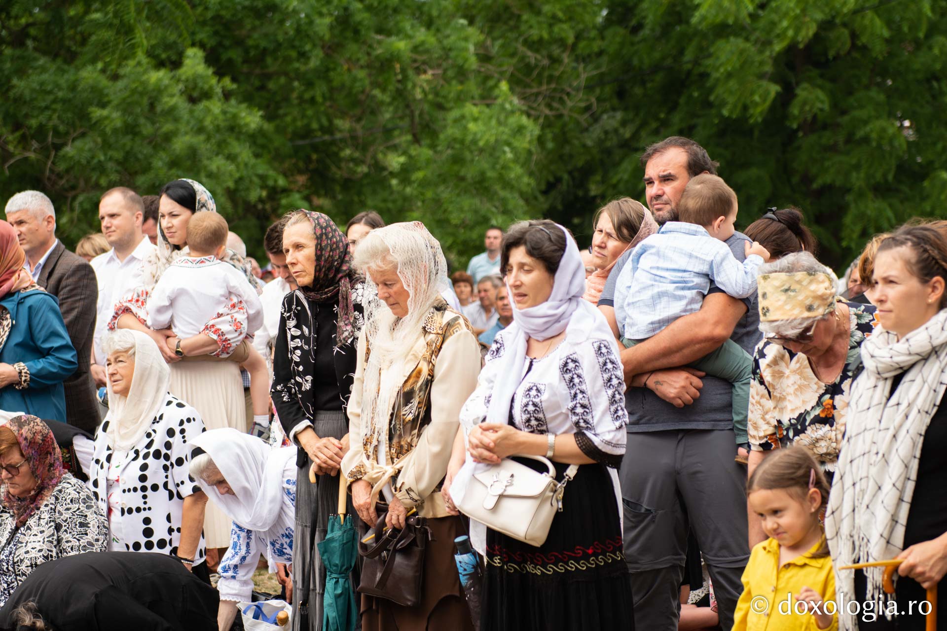 Doi ierarhi au sfințit biserica „Sfântul Ioan Botezătorul” din Bârnova, județul Iași