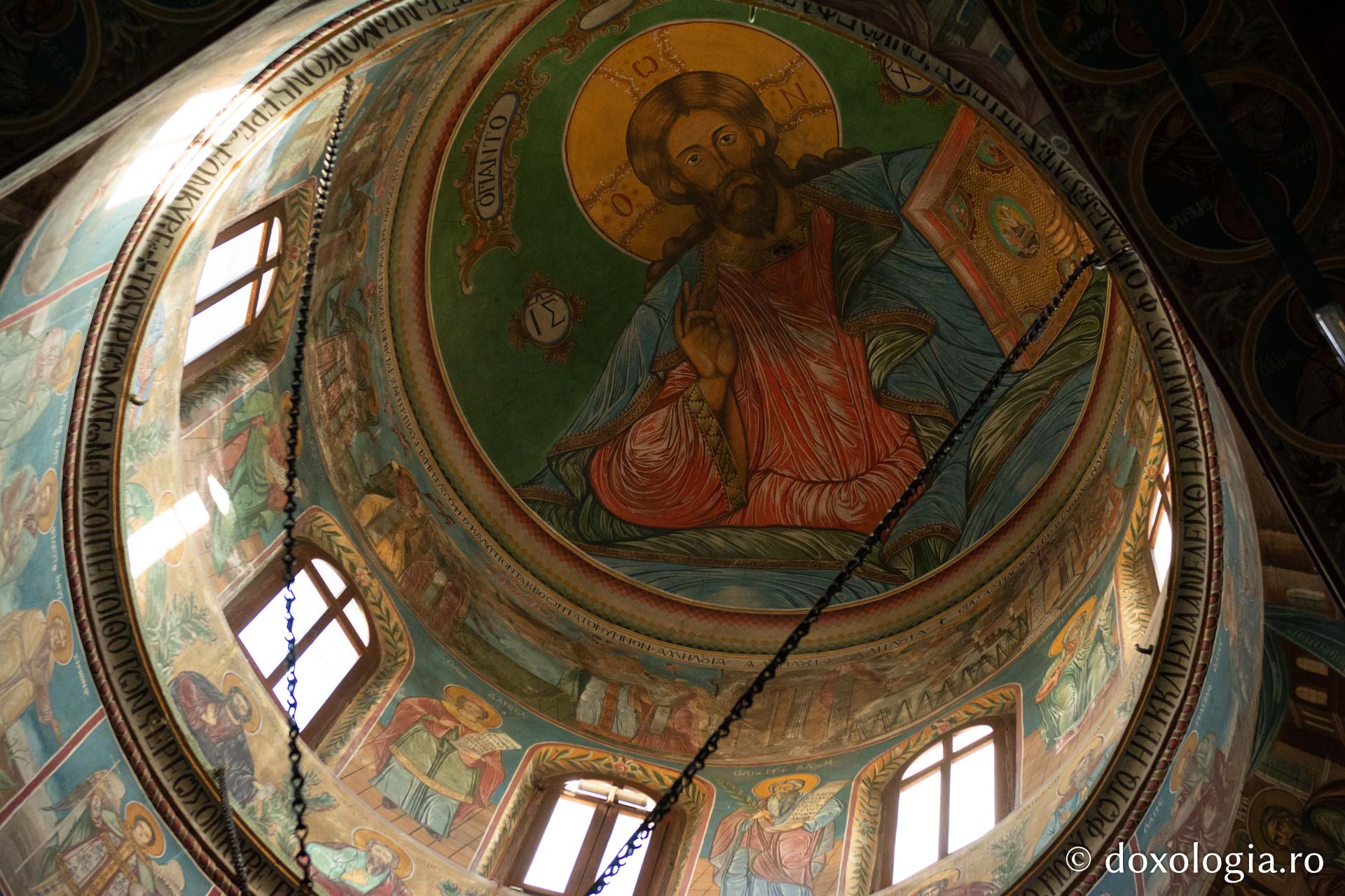 Biserica „Sfinții Apostoli Petru și Pavel” - Bărboi din Iași și-a cinstit ocrotitorii