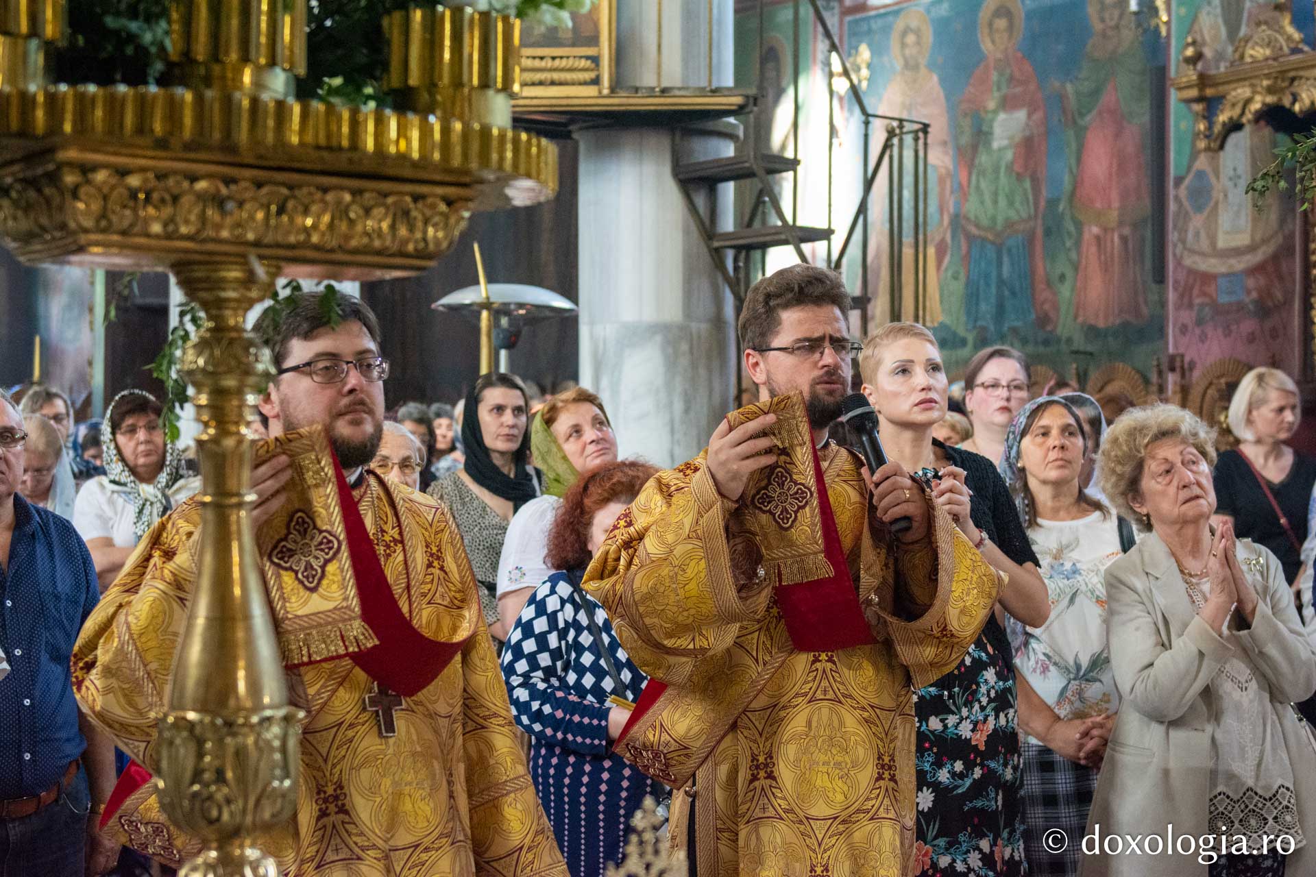 Biserica „Sfinții Apostoli Petru și Pavel” - Bărboi din Iași și-a cinstit ocrotitorii