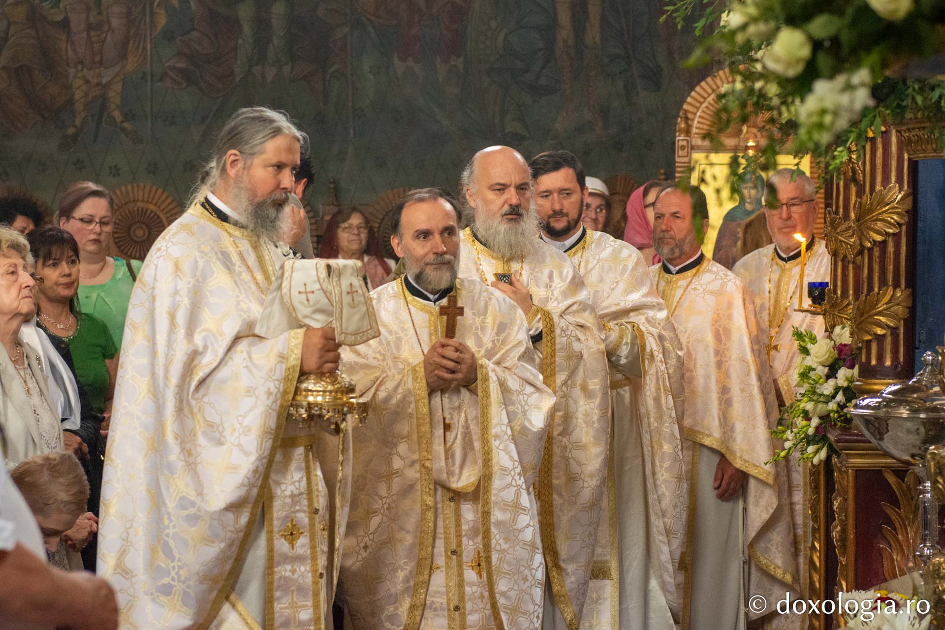 Biserica „Sfinții Apostoli Petru și Pavel” - Bărboi din Iași și-a cinstit ocrotitorii