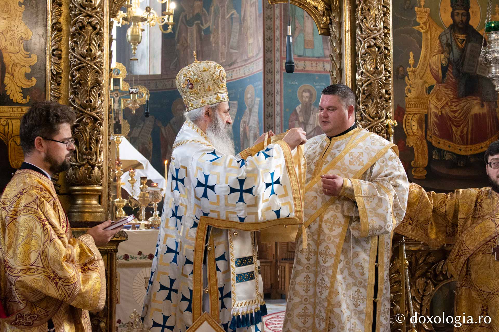 Biserica „Sfinții Apostoli Petru și Pavel” - Bărboi din Iași și-a cinstit ocrotitorii