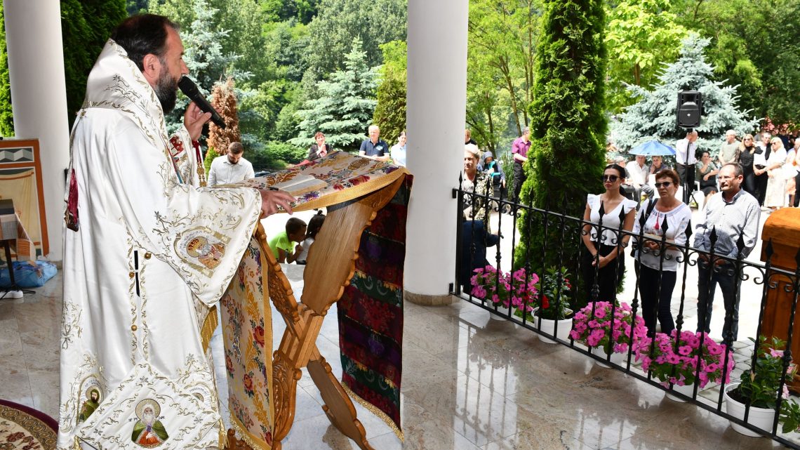 Duminica Tuturor Sfinților – hramul mănăstirii Piatra Scrisă