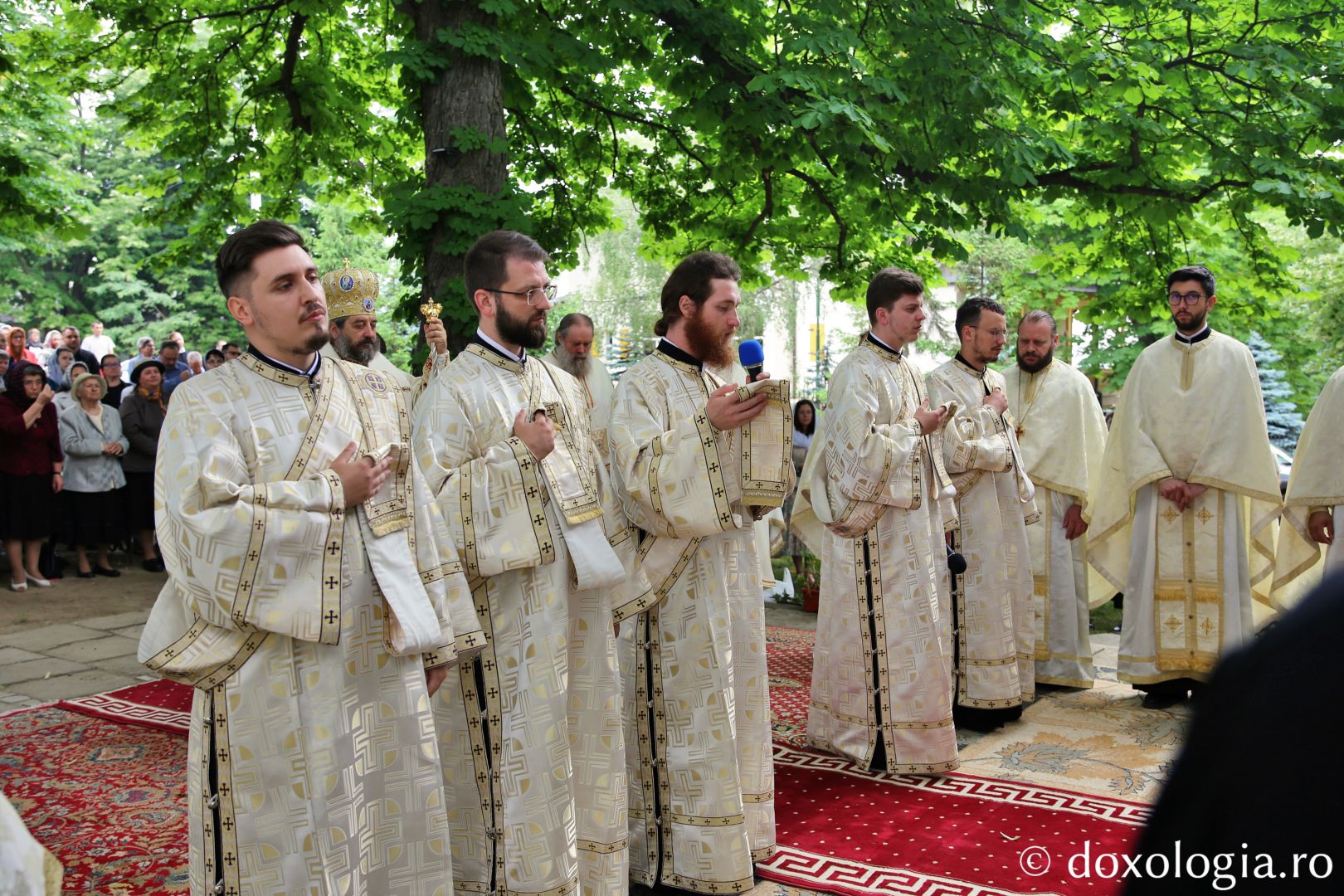 „Sfințenia înseamnă viața lui Hristos împărtășită oamenilor”, a afirmat PS Nichifor Botoșăneanul la hramul Mănăstirii Bucium