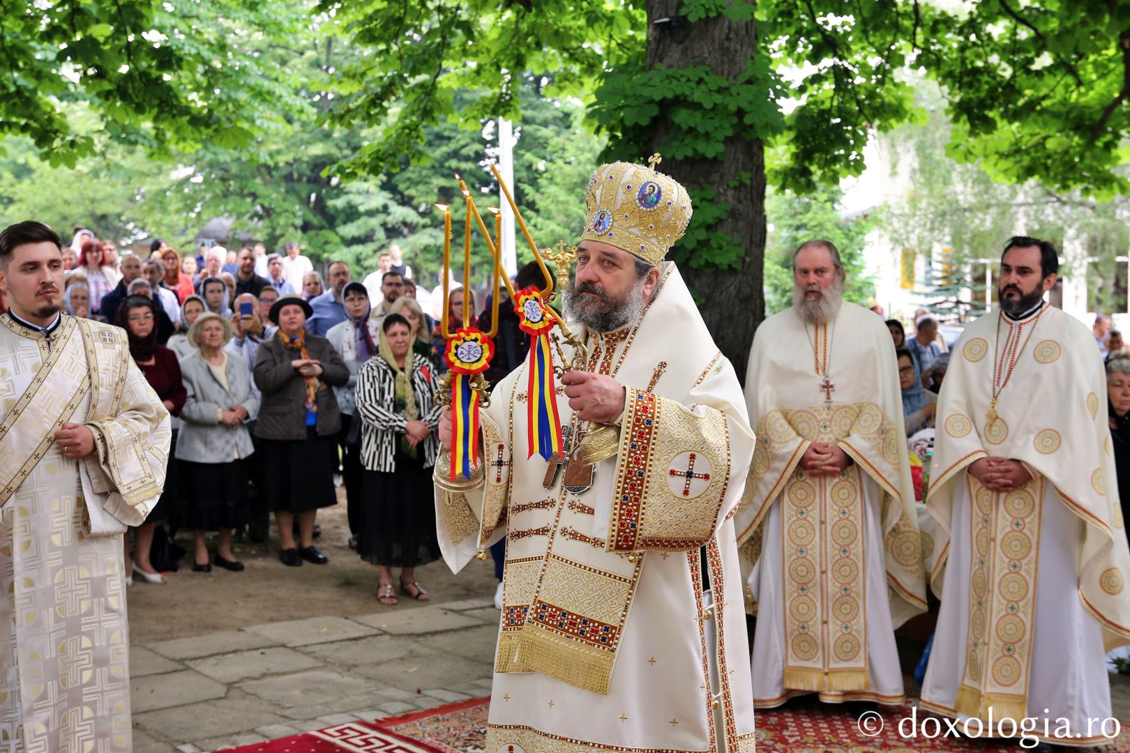 „Sfințenia înseamnă viața lui Hristos împărtășită oamenilor”, a afirmat PS Nichifor Botoșăneanul la hramul Mănăstirii Bucium