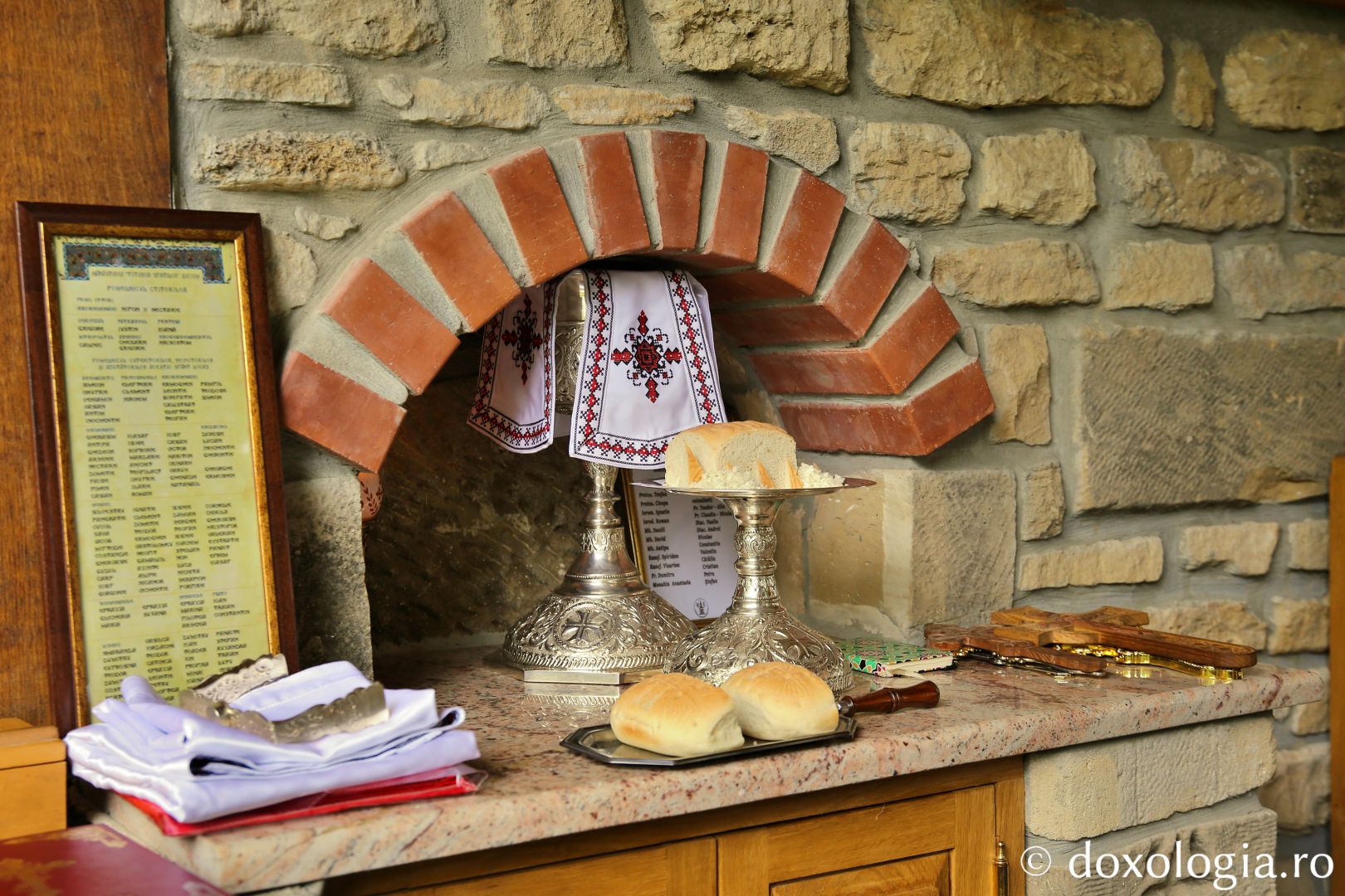 „Sfințenia înseamnă viața lui Hristos împărtășită oamenilor”, a afirmat PS Nichifor Botoșăneanul la hramul Mănăstirii Bucium