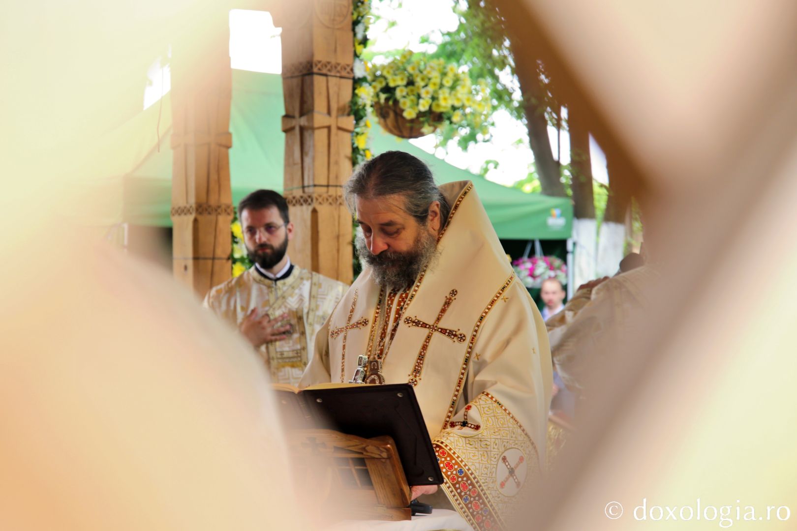 „Sfințenia înseamnă viața lui Hristos împărtășită oamenilor”, a afirmat PS Nichifor Botoșăneanul la hramul Mănăstirii Bucium