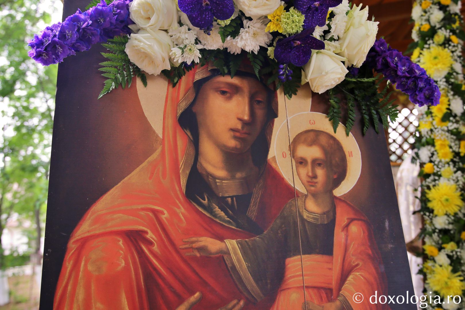 „Sfințenia înseamnă viața lui Hristos împărtășită oamenilor”, a afirmat PS Nichifor Botoșăneanul la hramul Mănăstirii Bucium