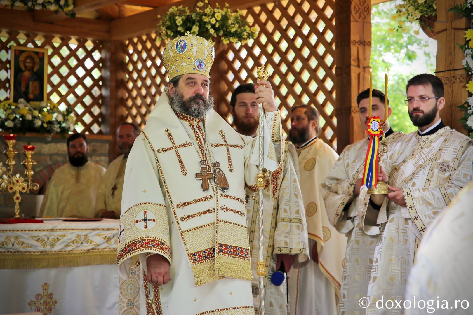 „Sfințenia înseamnă viața lui Hristos împărtășită oamenilor”, a afirmat PS Nichifor Botoșăneanul la hramul Mănăstirii Bucium