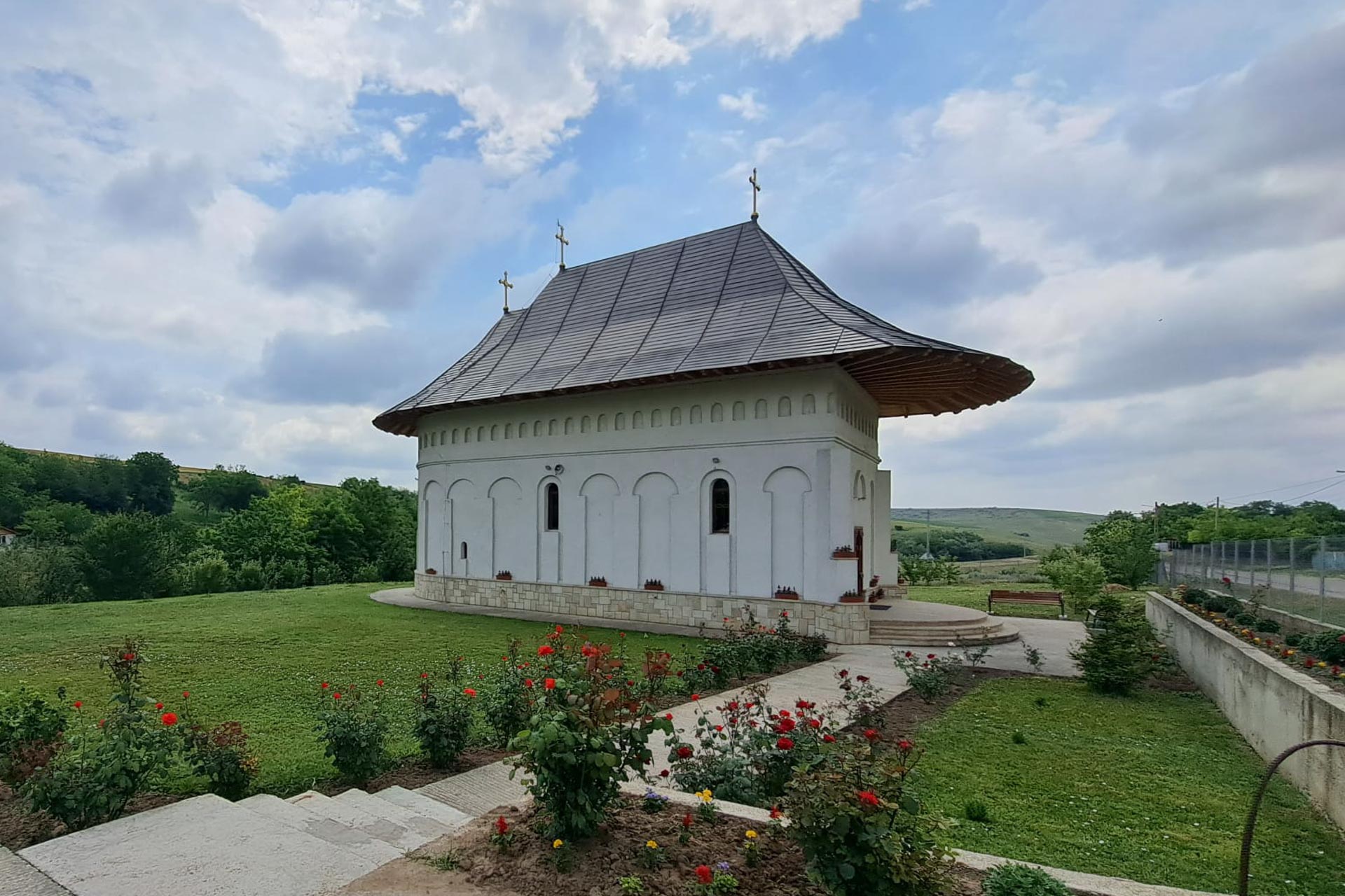 Parohia Stânca Roznovanu și-a prăznuit hramul Parohia Stânca Roznovanu și-a prăznuit hramul
