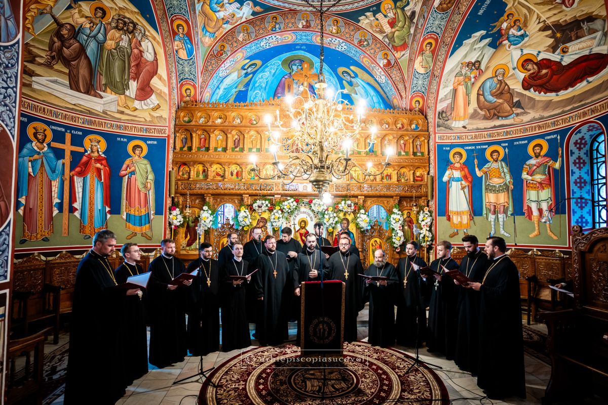 Grupul psaltic „Dimitrie Suceveanu” al Catedralei Arhiepiscopale din Suceava / Foto: Irina Ursachi Dar pentru Sfântul Ioan cel Nou – rugăciuni psalmodiate la ceas de priveghere