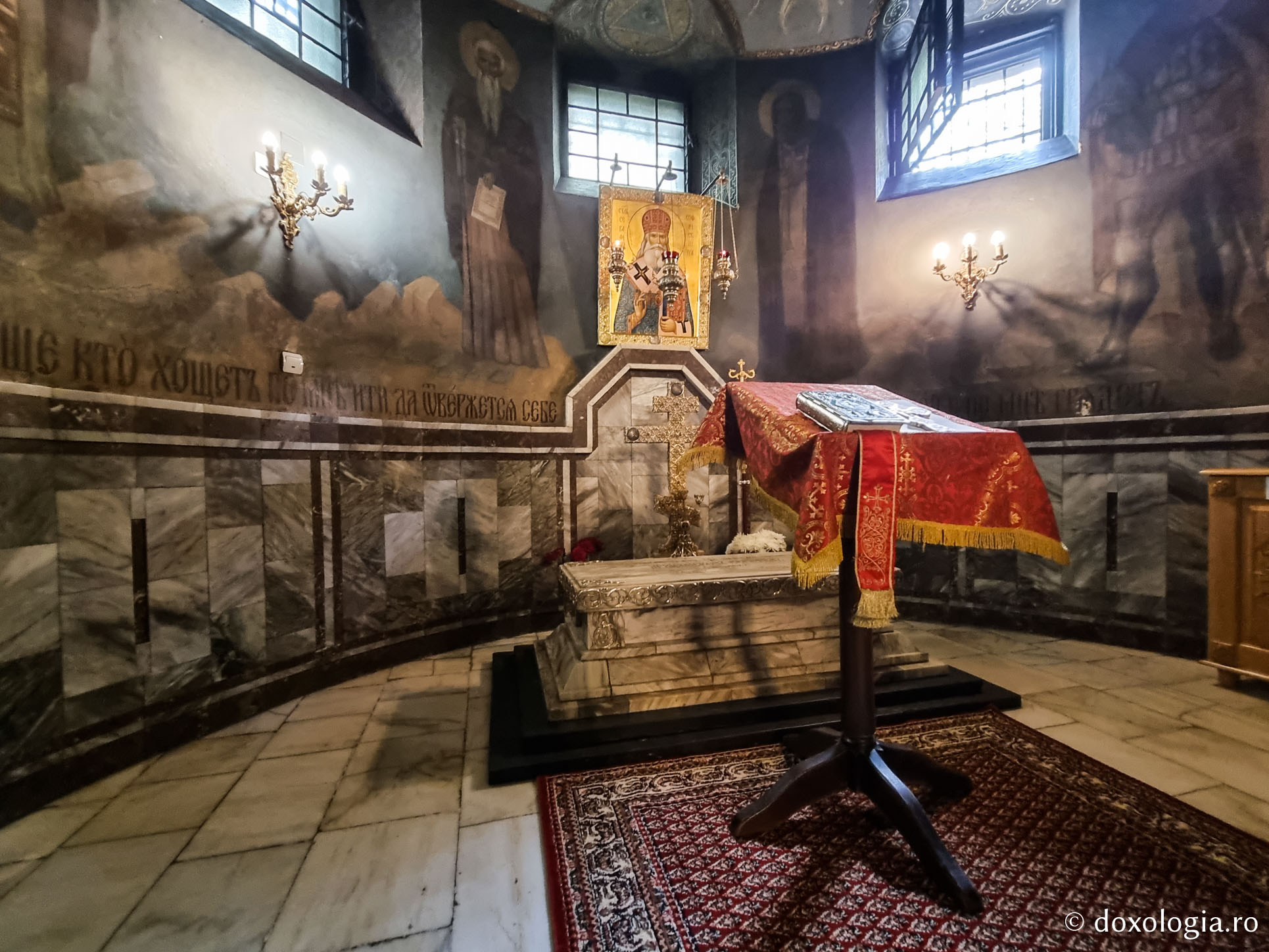 mormântul Sfântului Ierarh Serafim Sobolev