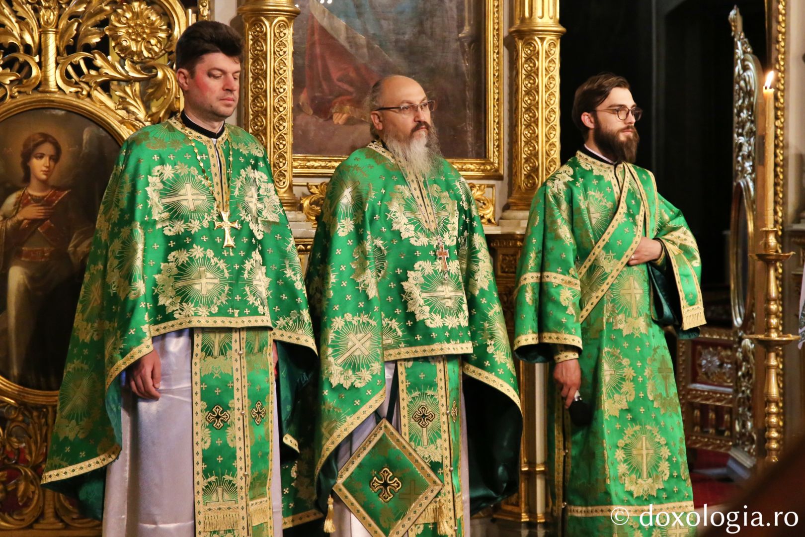 Sărbătoarea Bisericii, Cincizecimea, la Catedrală: „Un om purtător de Duhul Sfânt este un om purtător de pace și de bucurie”