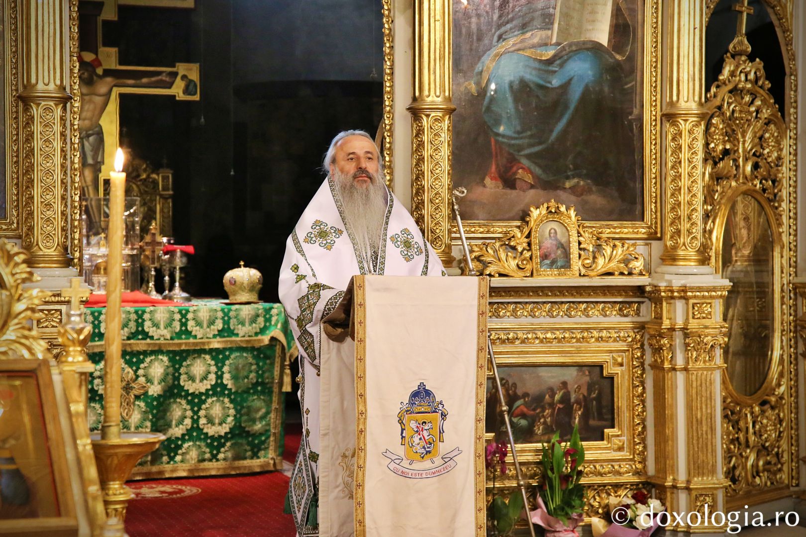 Sărbătoarea Bisericii, Cincizecimea, la Catedrală: „Un om purtător de Duhul Sfânt este un om purtător de pace și de bucurie”