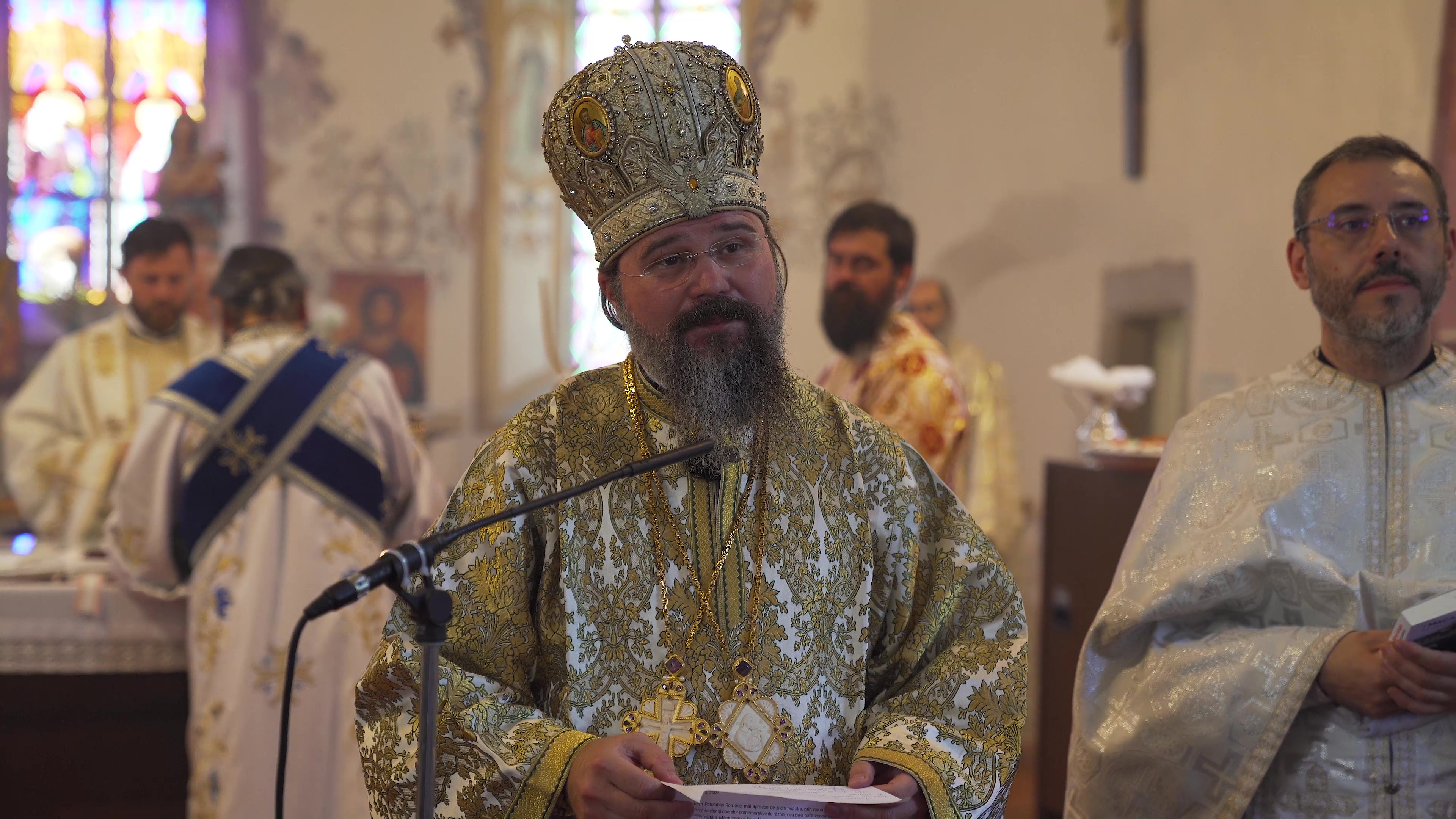 (Video) „Românii s-au jertfit pentru o palmă de pământ și un petic de cer” – PS Macarie