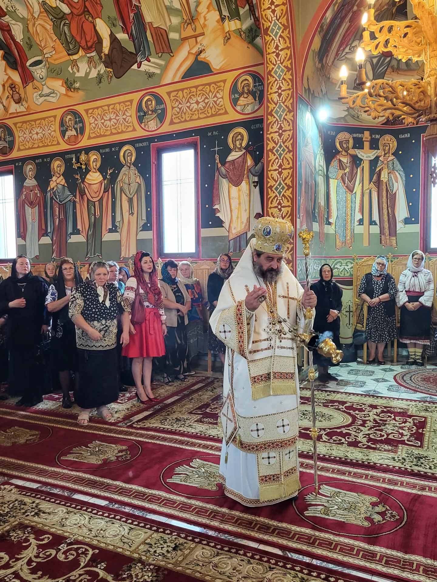 Preasfințitul Nichifor Botoșăneanul a slujit în Parohia Poiana Oanțu din județul Neamț