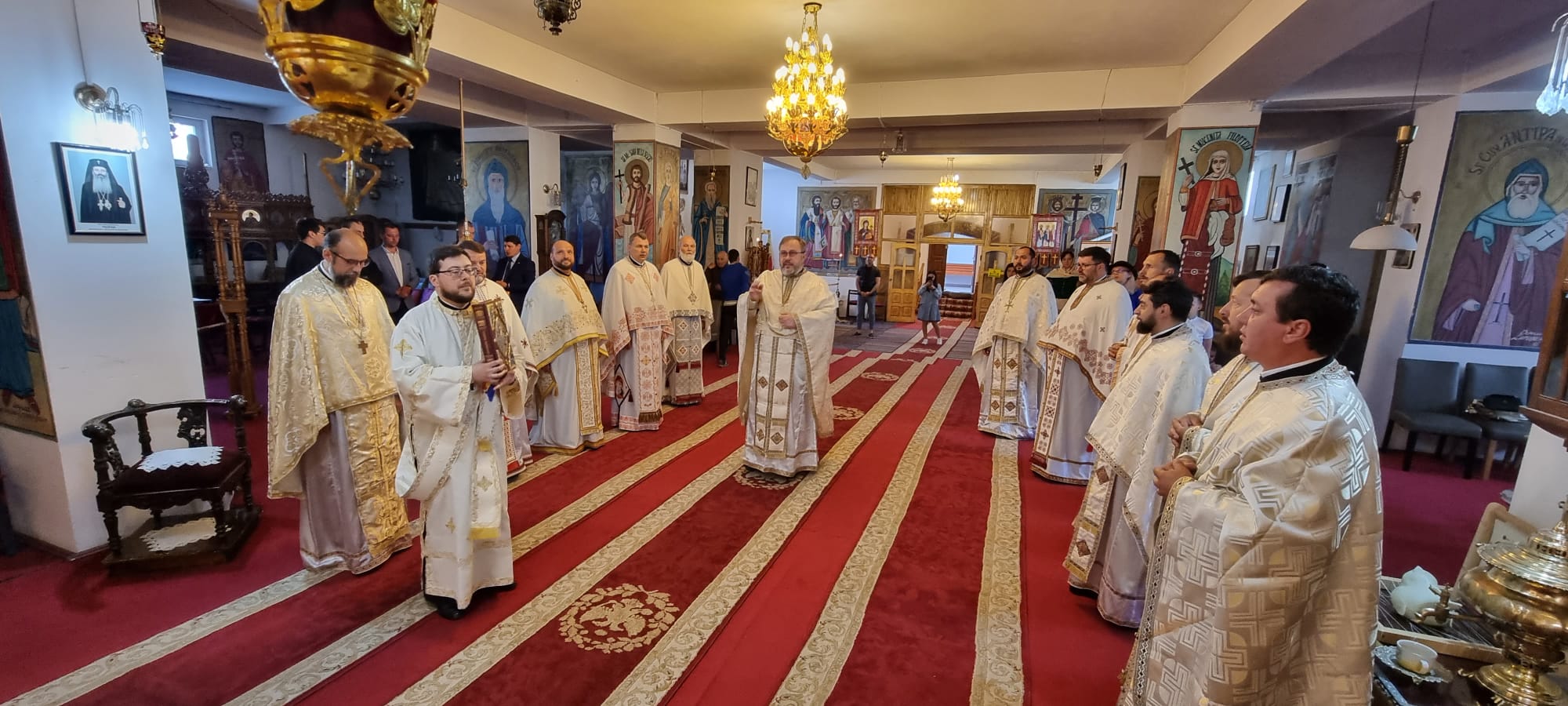 Moment aniversar pentru Promoția 1998-2003, la Seminarul Teologic din Piatra-Neamț