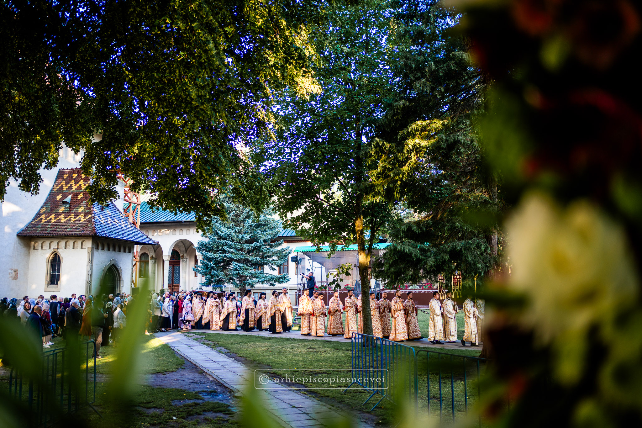 Sobor de slujitori la Catedrala Arhiepiscopală din Suceava / Foto: Irina Ursachi Au început manifestările prilejuite de hramul Mănăstirii „Sfântul Ioan cel Nou de la Suceava”