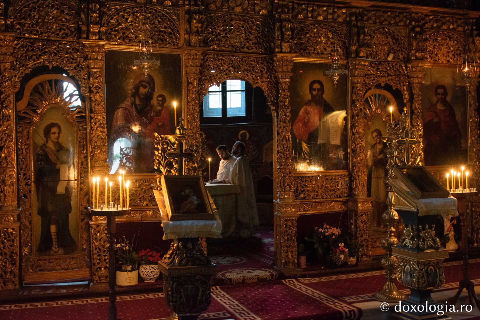 Interiorul catedralei vechi „Sfântul Gheorghe”