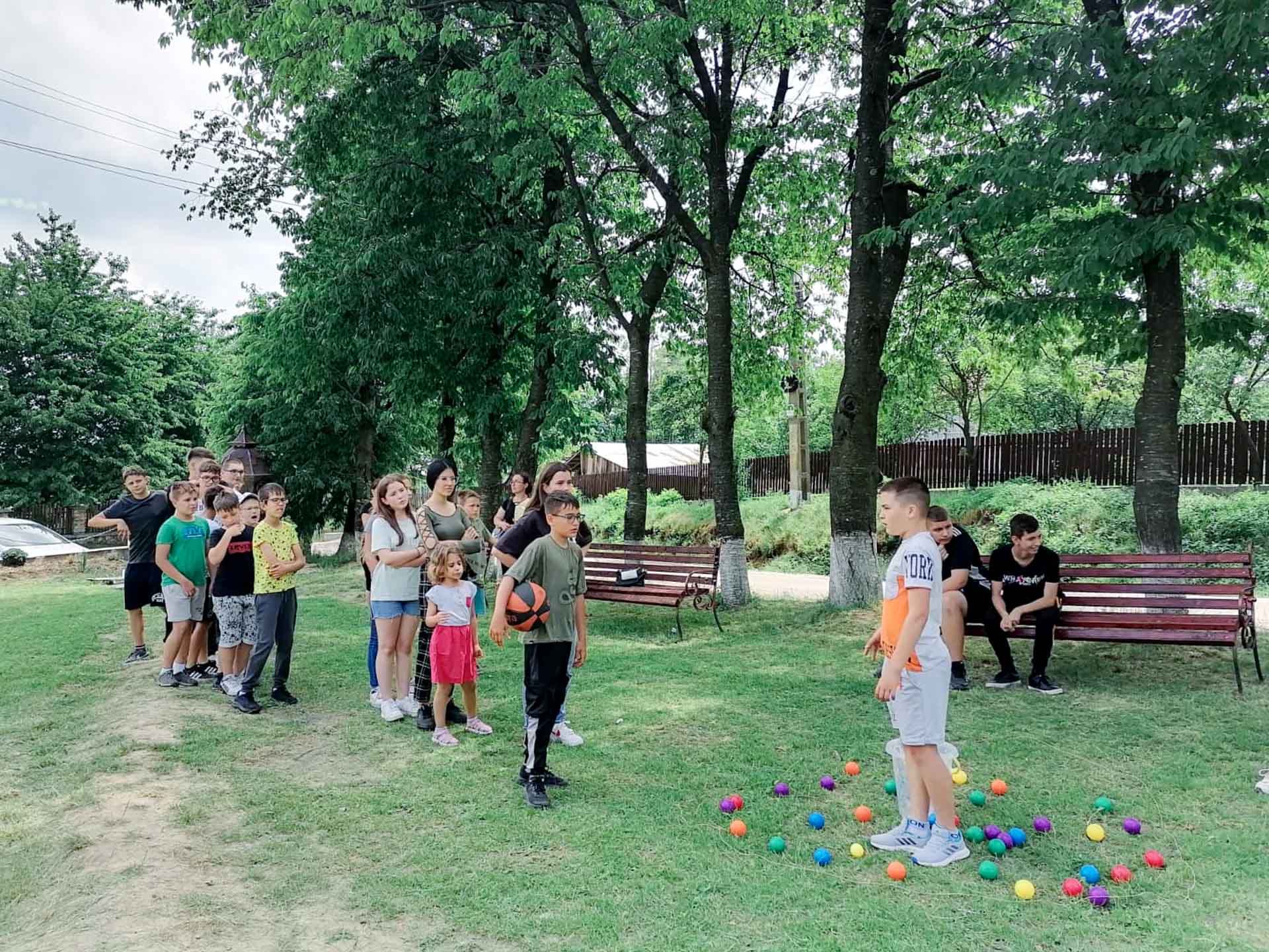 Copii care se joacă