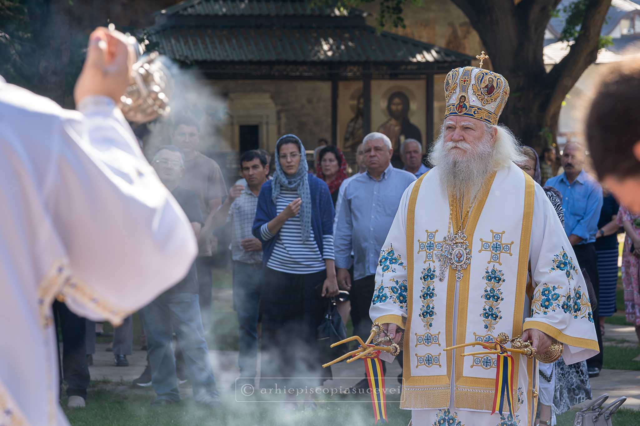 Foto: Arhiepiscopia Sucevei Sfântul Voievod Ștefan cel Mare a fost prăznuit în ctitoria urmașilor săi, Mănăstirea „Sfântul Ioan cel Nou”