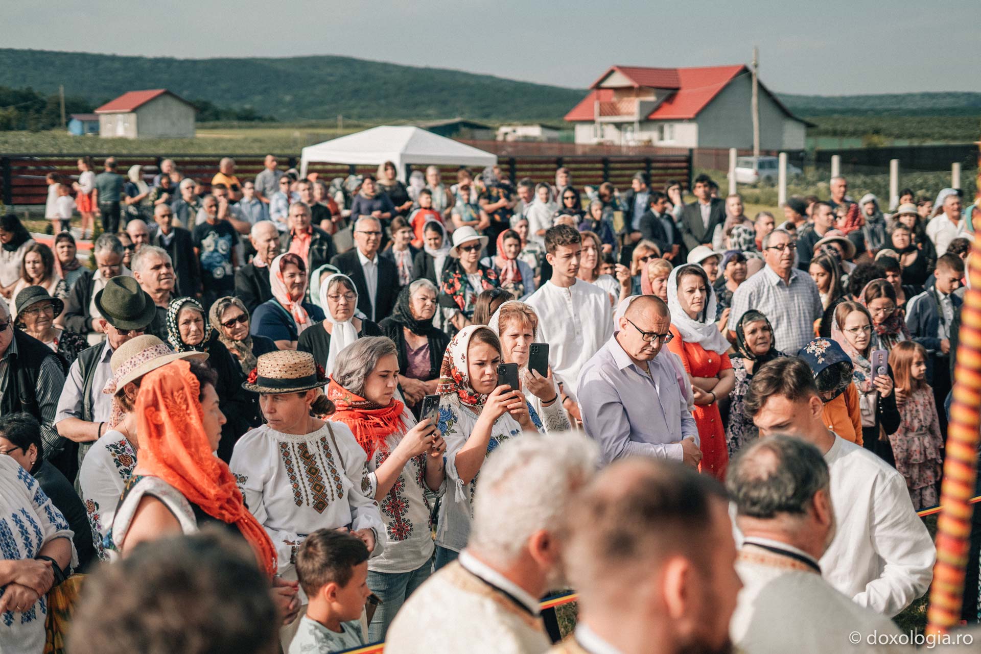 Biserica „Sfânta Cuvioasă Teodora de la Sihla” din Vama a primit veșmântul sfințirii
