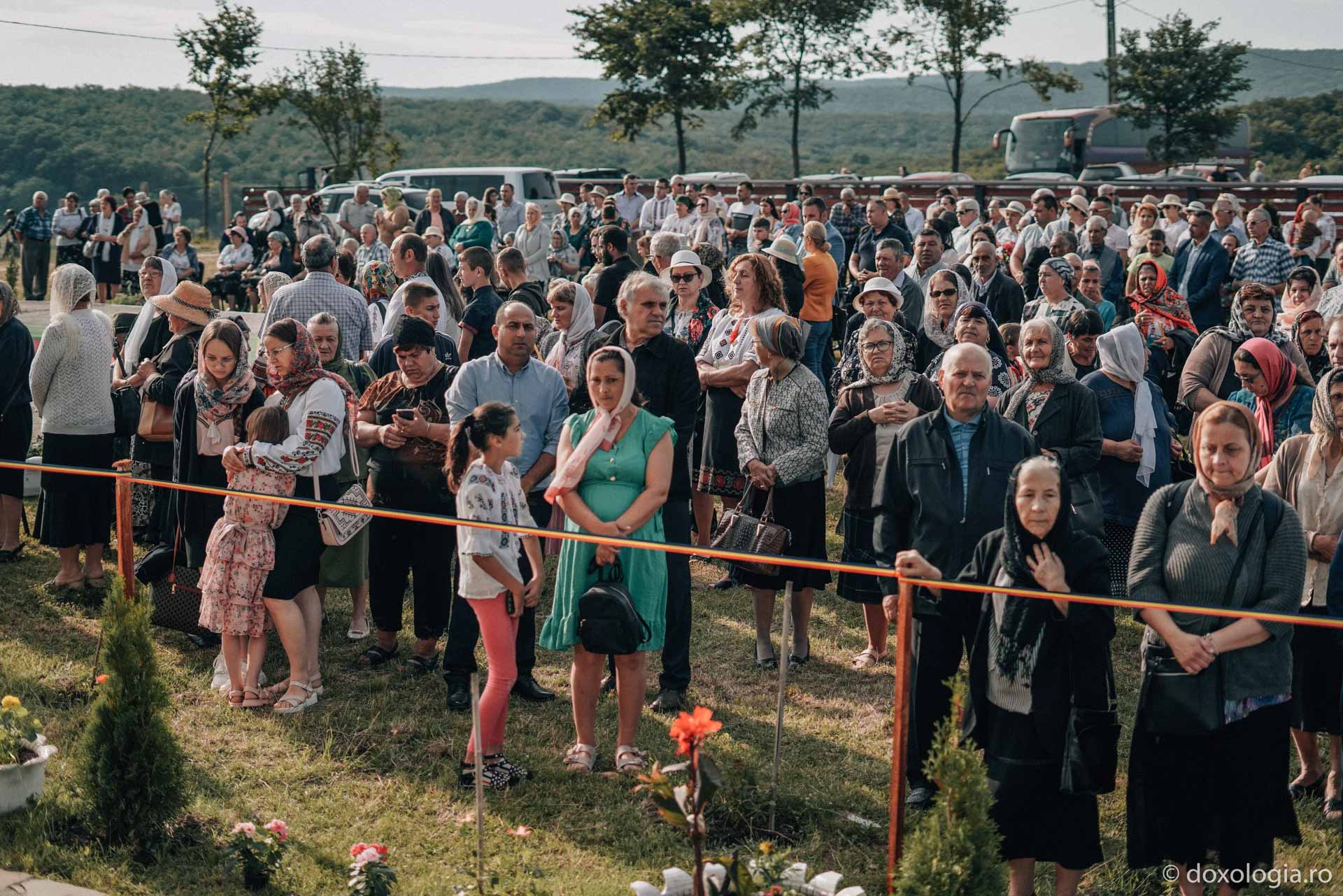 Biserica „Sfânta Cuvioasă Teodora de la Sihla” din Vama a primit veșmântul sfințirii