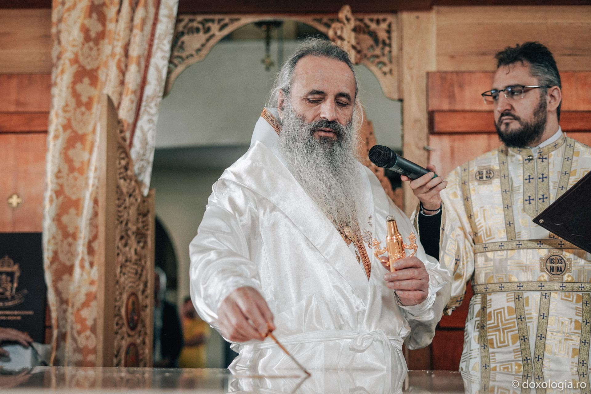 Biserica „Sfânta Cuvioasă Teodora de la Sihla” din Vama a primit veșmântul sfințirii