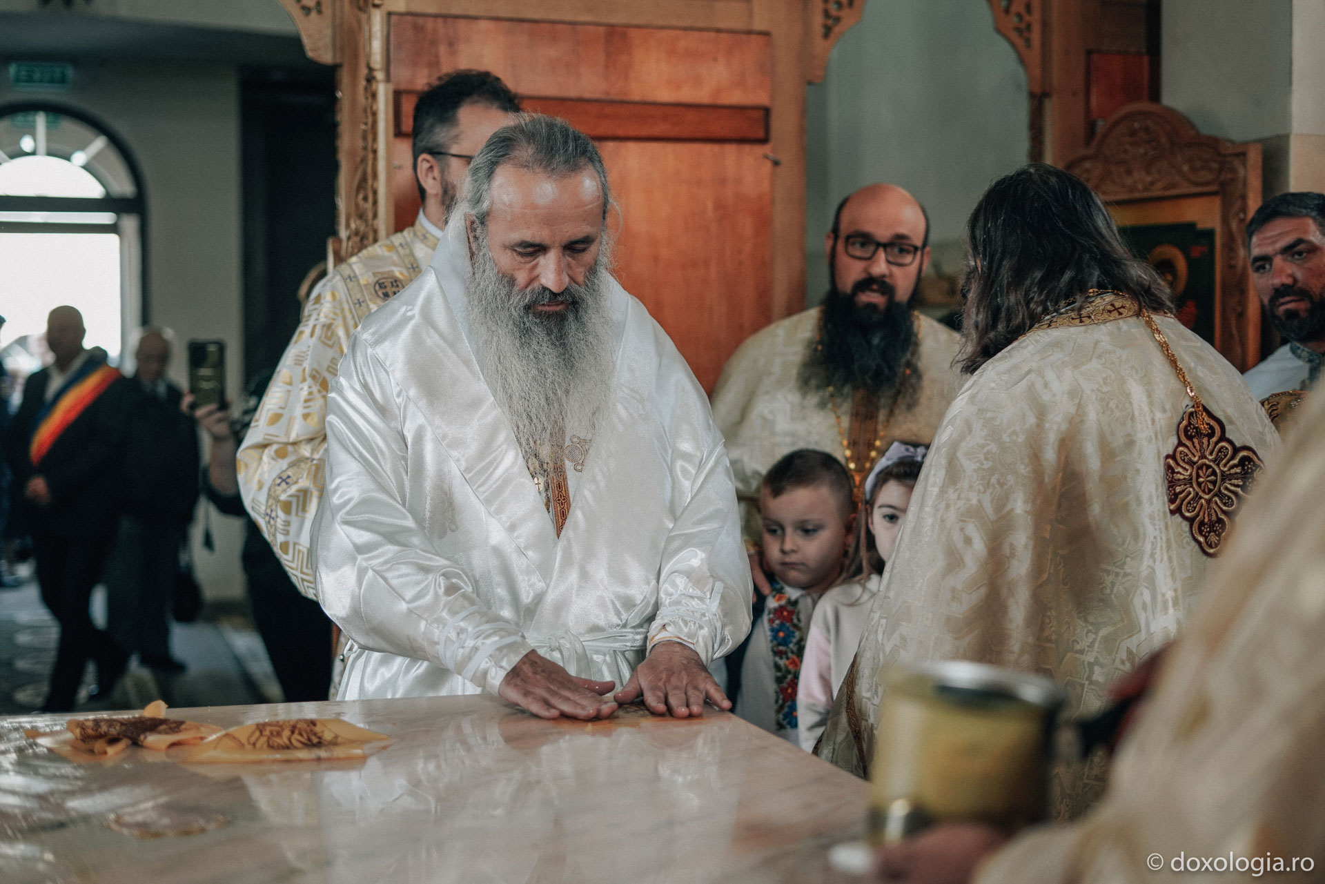 Biserica „Sfânta Cuvioasă Teodora de la Sihla” din Vama a primit veșmântul sfințirii