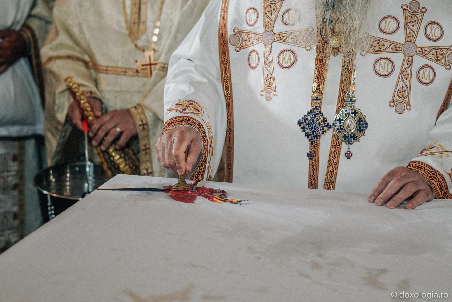 Biserica „Sfânta Cuvioasă Teodora de la Sihla” din Vama a primit veșmântul sfințirii