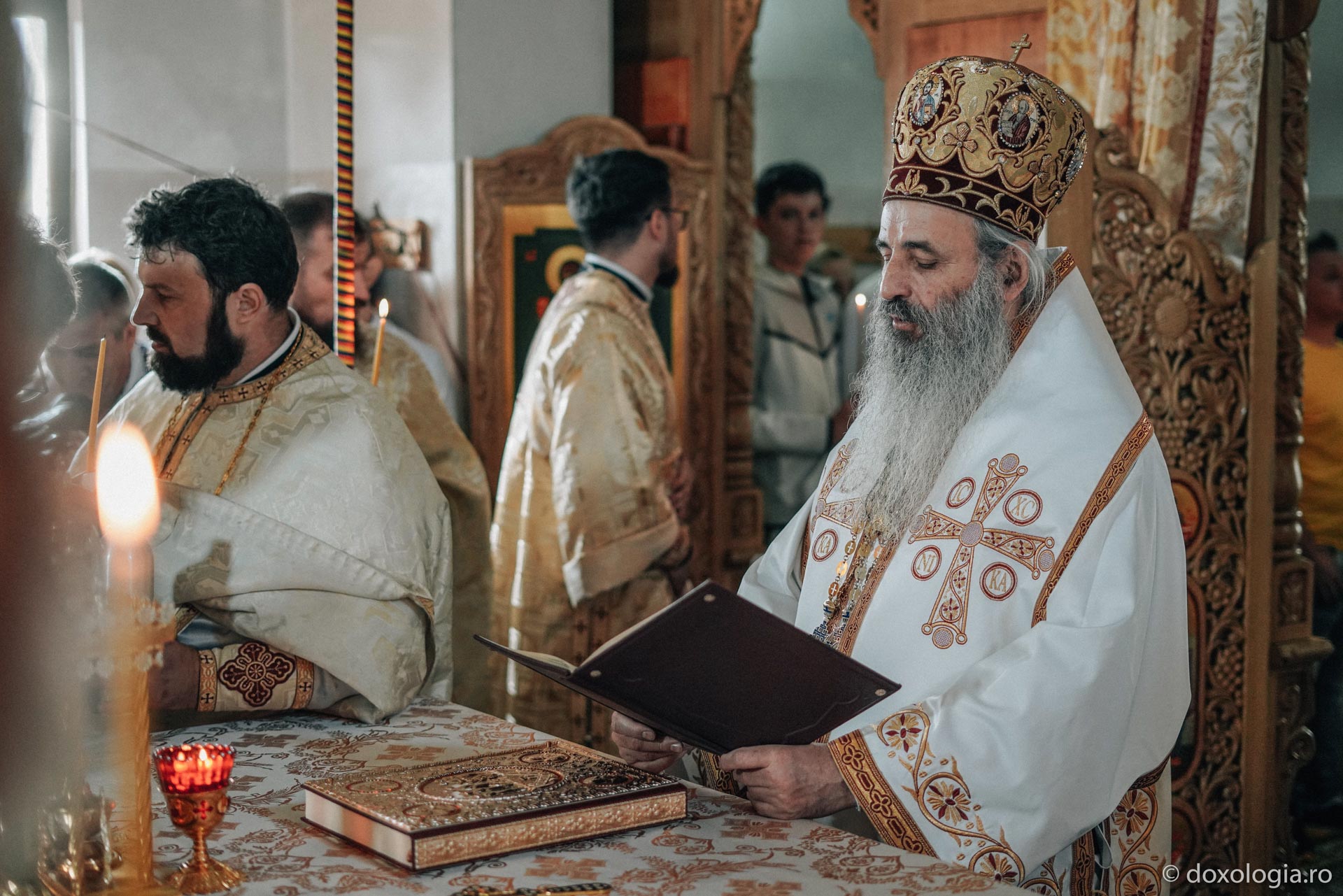 Biserica „Sfânta Cuvioasă Teodora de la Sihla” din Vama a primit veșmântul sfințirii