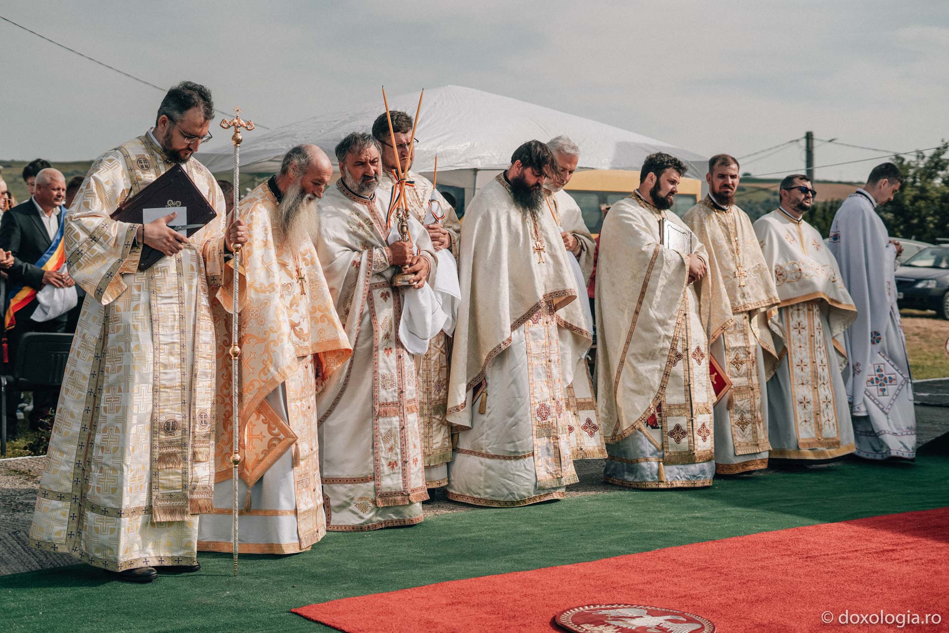 Sfânta Liturghie săvârșită de IPS Teofan la biserica „Sfânta Cuvioasă Teodora de la Sihla” din Vama