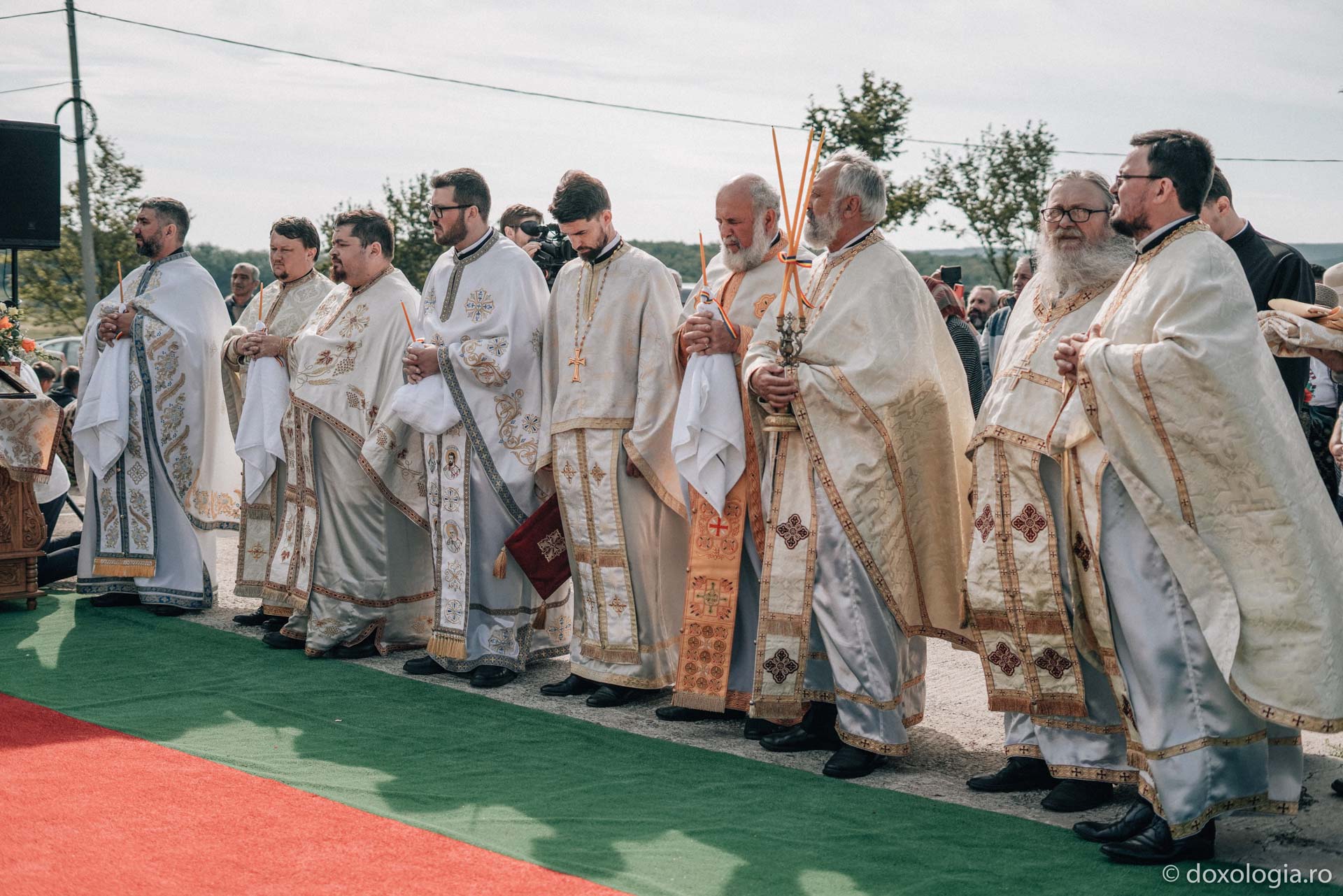 Sfânta Liturghie săvârșită de IPS Teofan la biserica „Sfânta Cuvioasă Teodora de la Sihla” din Vama