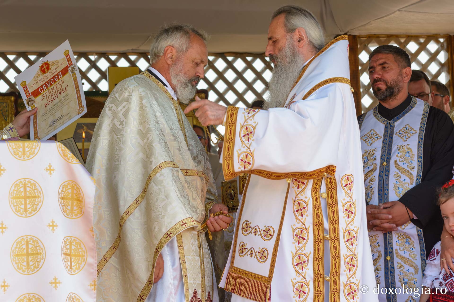 Sfânta Liturghie săvârșită de IPS Teofan la biserica „Sfânta Cuvioasă Teodora de la Sihla” din Vama