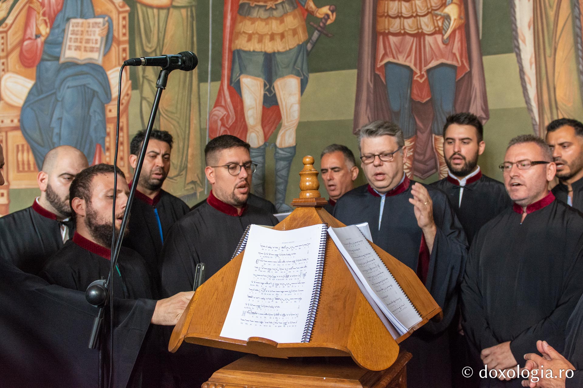 Slujba Vecerniei unită cu Litia, la Biserica „Binecredinciosul Voievod Ştefan cel Mare şi Sfânt” din Iaşi
