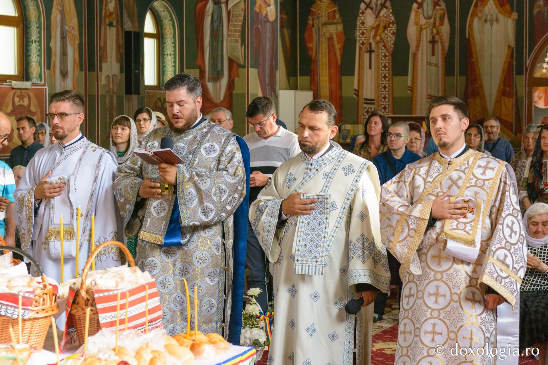 Slujba Vecerniei unită cu Litia, la Biserica „Binecredinciosul Voievod Ştefan cel Mare şi Sfânt” din Iaşi