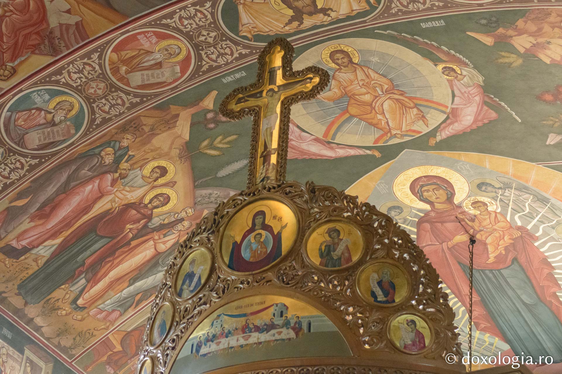 PS Antonie a slujit la hramul bisericii „Binecredinciosul Voievod Ştefan cel Mare şi Sfânt” din Iaşi