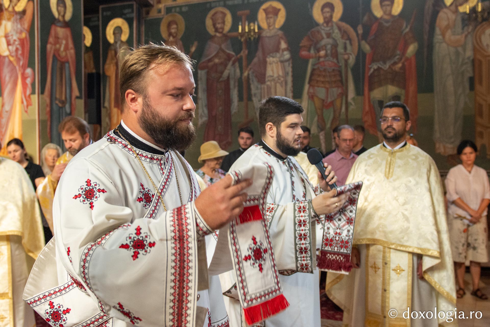 PS Antonie a slujit la hramul bisericii „Binecredinciosul Voievod Ştefan cel Mare şi Sfânt” din Iaşi