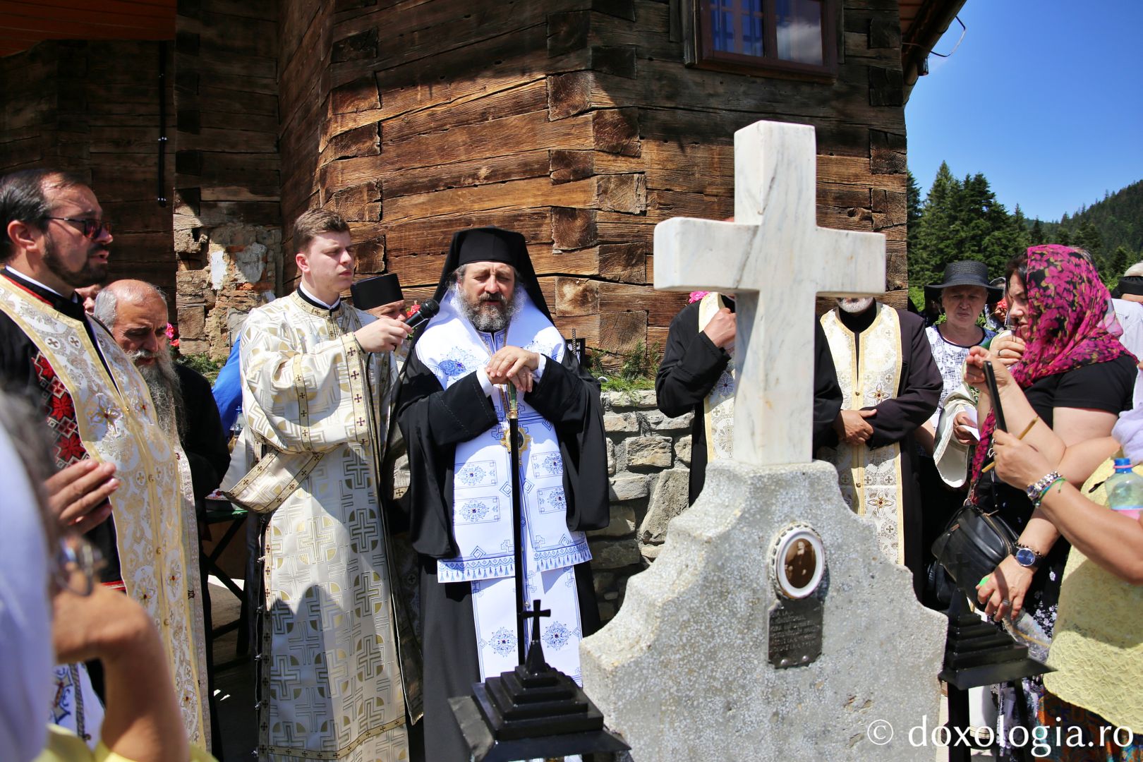 Foto: Flavius Popa (Video) Se împlinesc 48 de ani de la trecerea la cele veșnice a părintelui Nicodim Măndiță